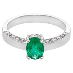 Anello di fidanzamento con smeraldo naturale dal taglio ovale e diamante rotondo dal taglio brillante