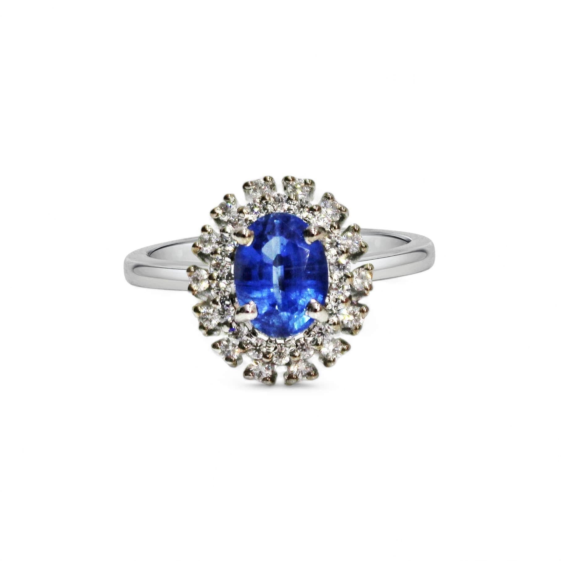 Anello di kyanite naturale con taglio ovale In condizioni Nuovo in vendita a Vadgam, GJ