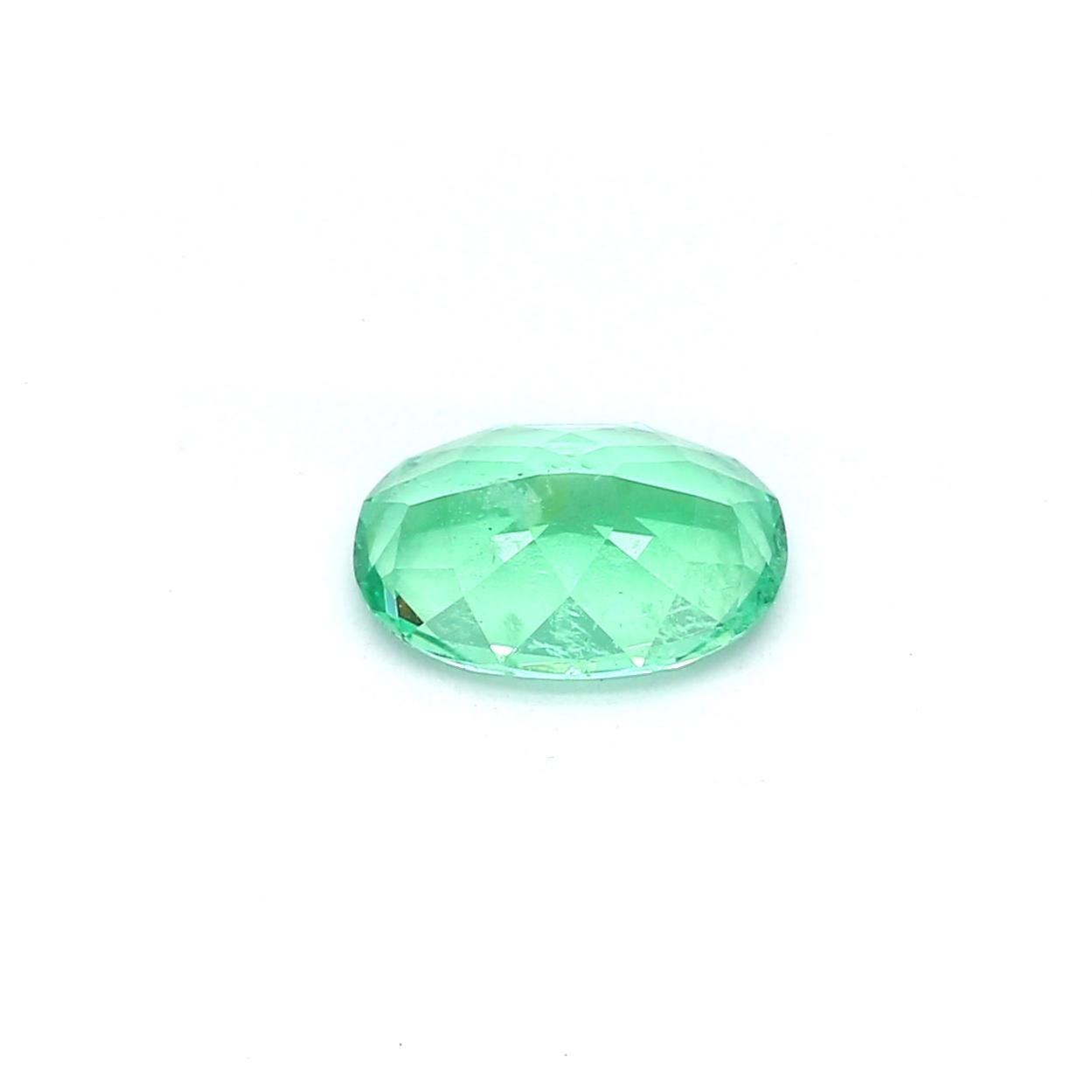 An amazing Russian Emerald which allows jewelers to create a unique piece of wearable art.
This exceptional quality gemstone would make a custom-made jewelry design. Perfect for a Ring or Pendant.

Shape - Oval
Weight - 1.28 ct
Treatment -