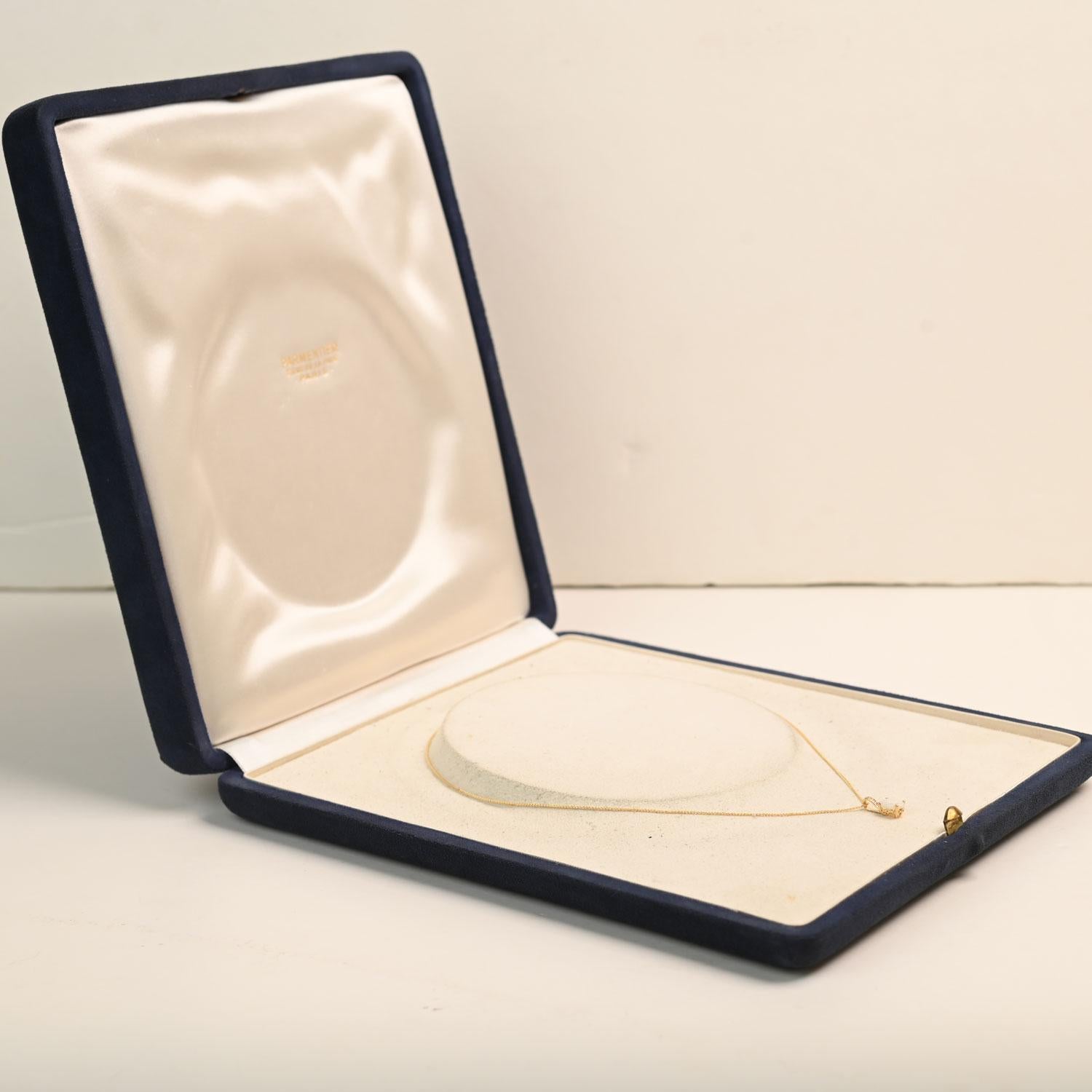 Colgante Collar Ópalo Talla Oval (Aprox 0,70 Quilates) con Diamante, Oro Amarillo 14K Corte oval en venta