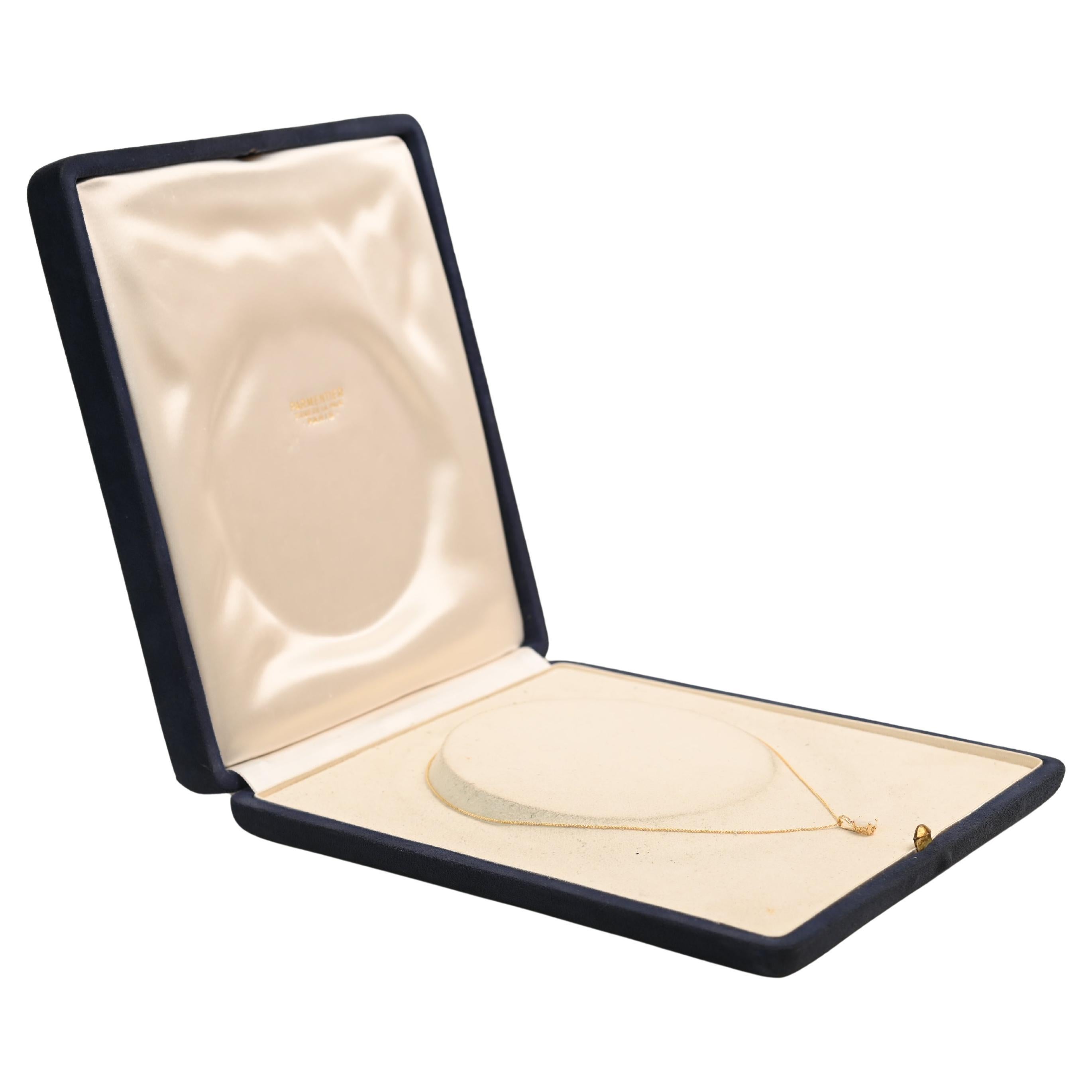 Ciondolo per collana con opale taglio ovale (circa 0,70 carati) e diamante, oro giallo 14K