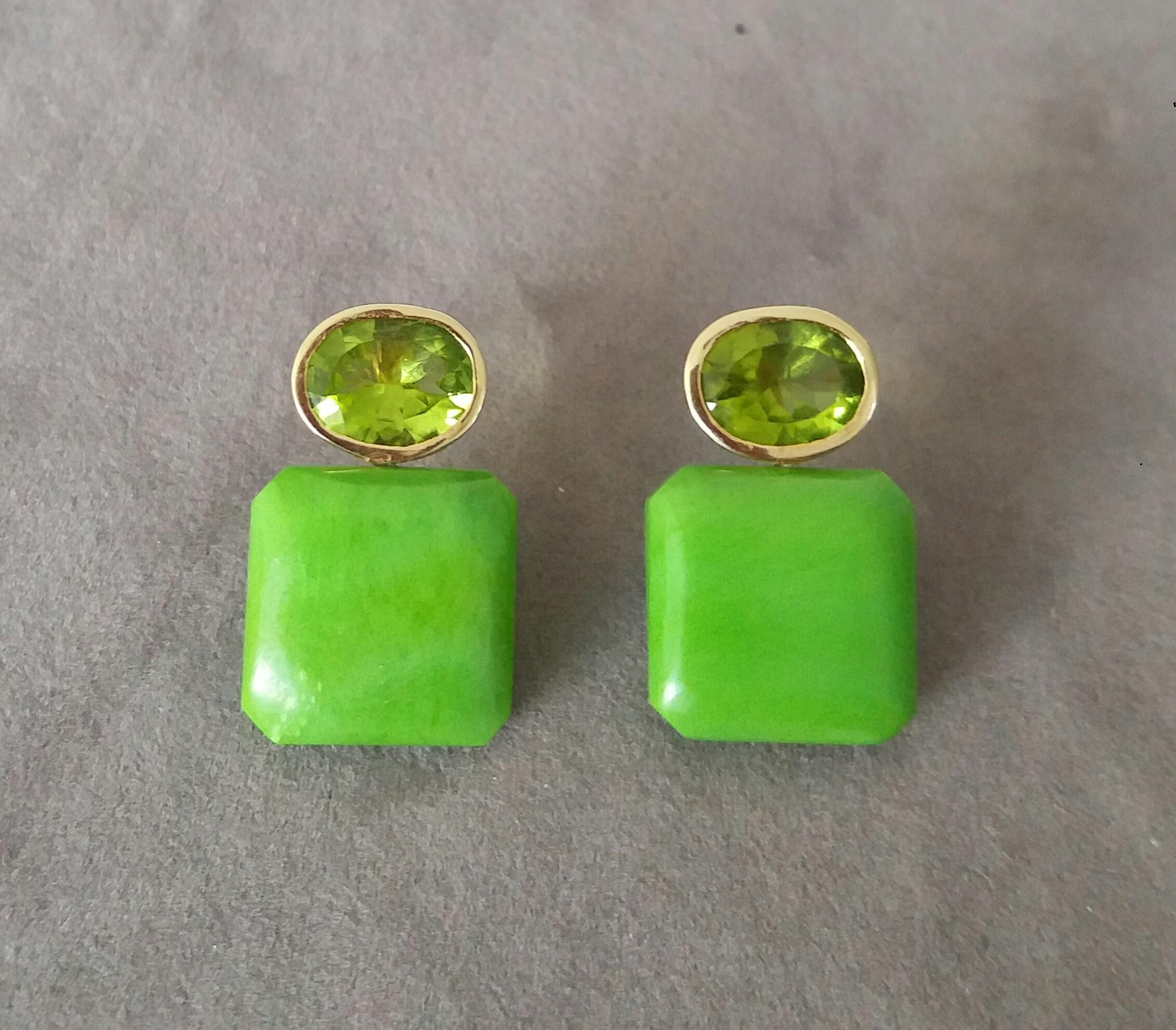 Oval Cut Peridot Turkmenistan Green Turquoise Octagon 14K Yellow Gold Earrings In Good Condition For Sale In Bangkok, TH