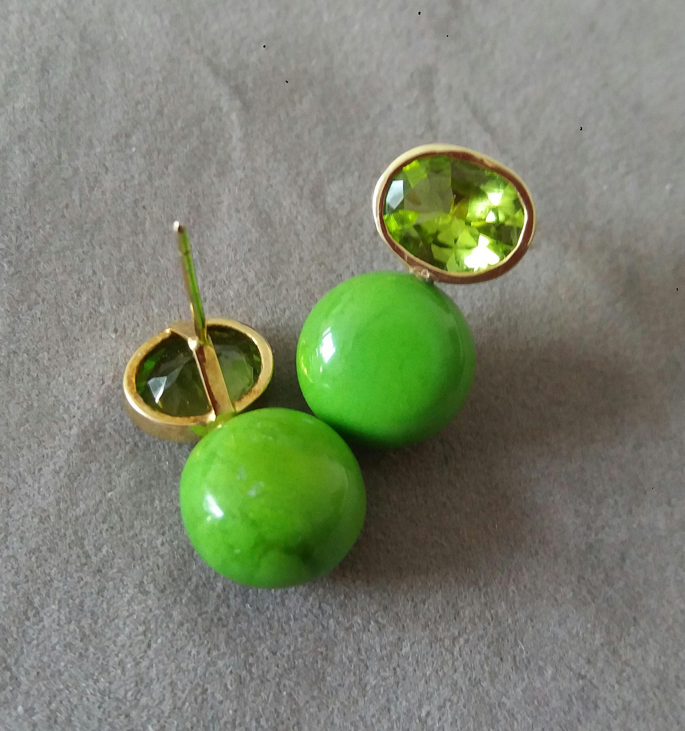 Women's Oval Cut Peridot Turkmenistan Green Turquoise Round Cab 14K Yellow Gold Earrings For Sale