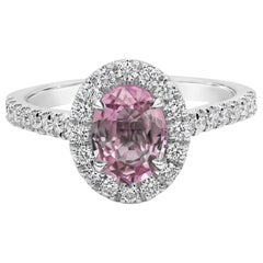 Roman Malakov Verlobungsring mit 1.57 Karat rosa Saphir im Ovalschliff und Diamant-Halo