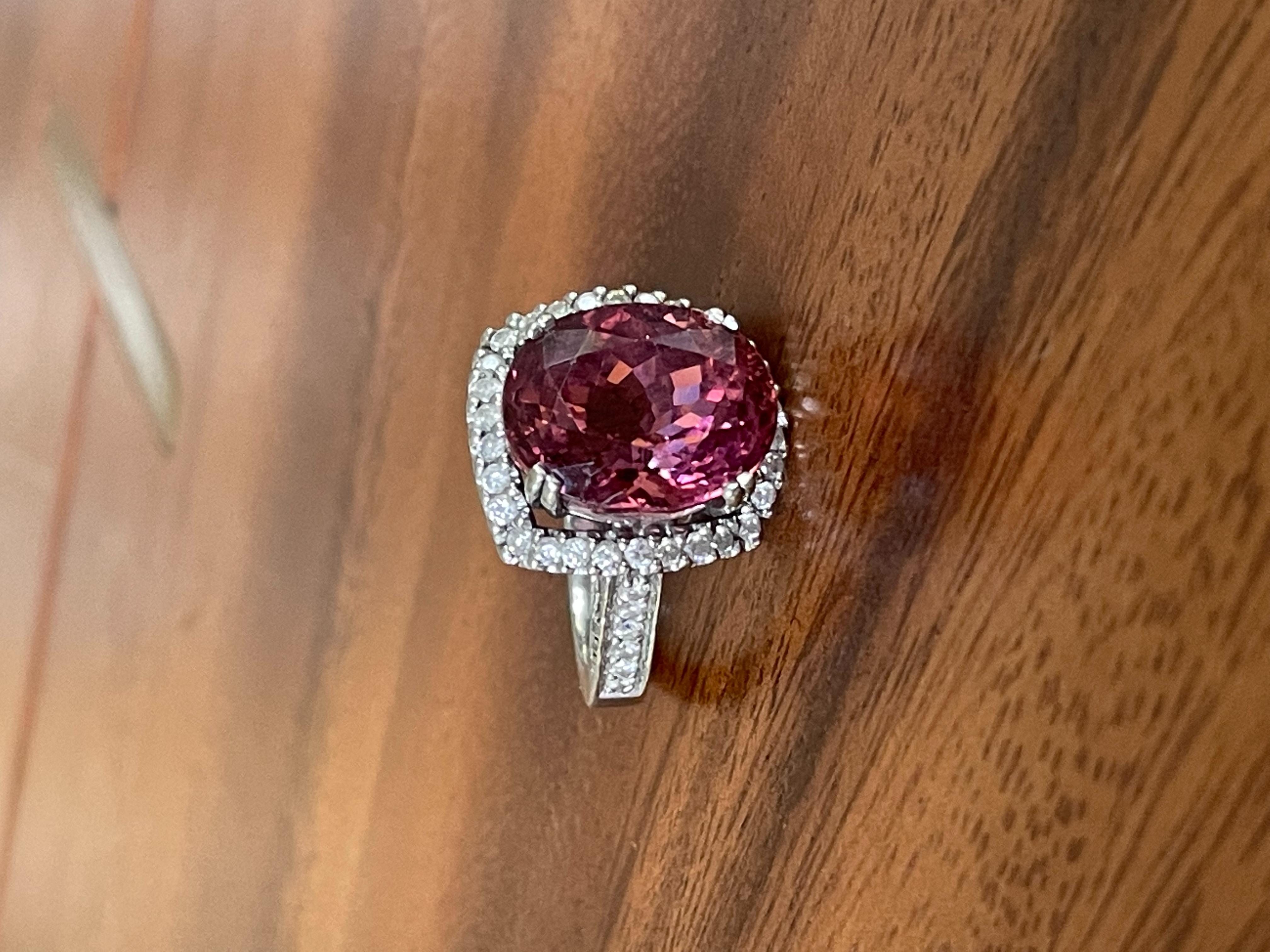 Oval Cut Pink Tourmaline and Brilliant Cut Diamond 14 Karat White Gold Ring For Sale 3