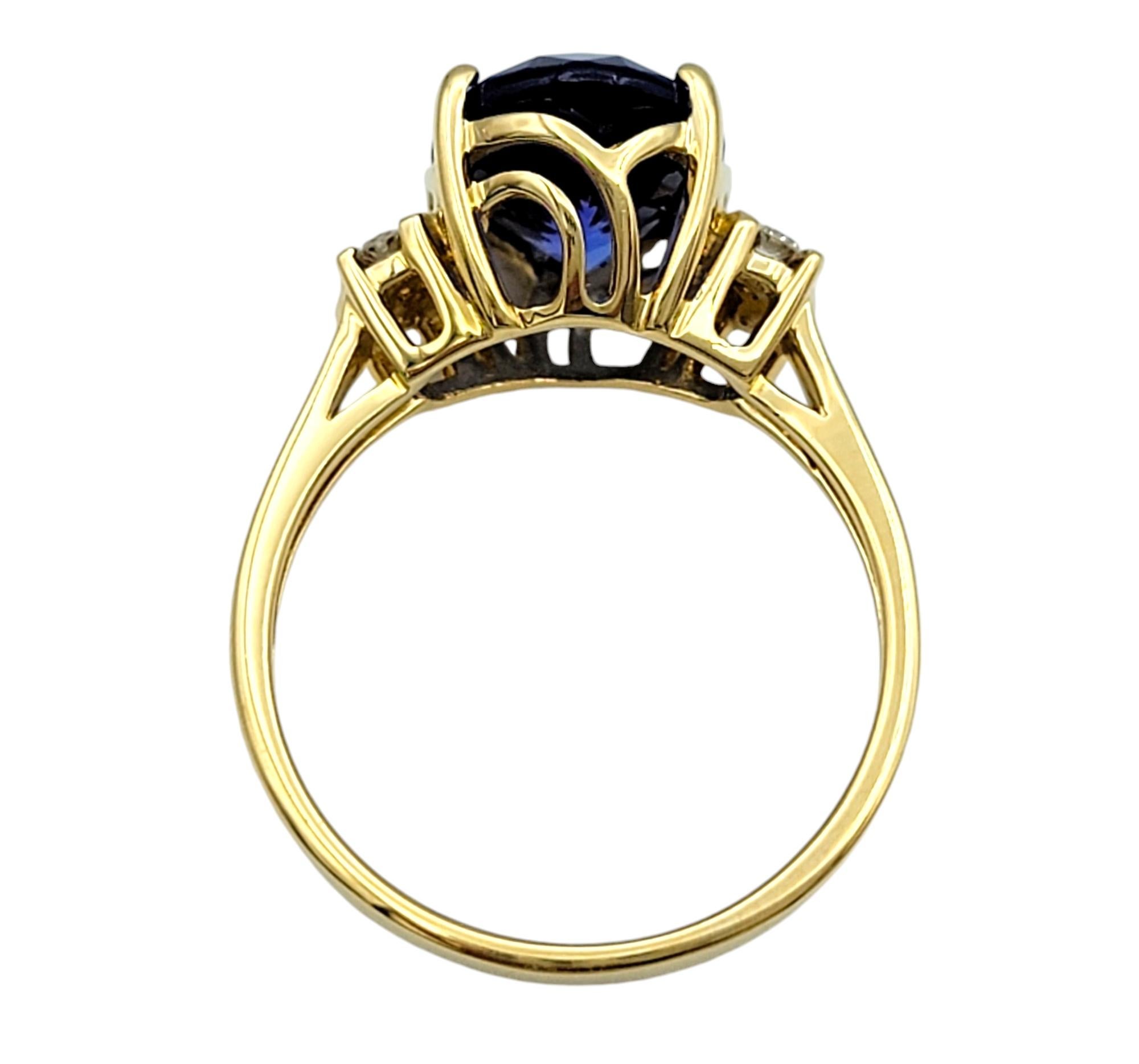 Bague en or jaune poli 18 carats avec tanzanite bleu roi de taille ovale et diamants Pour femmes en vente