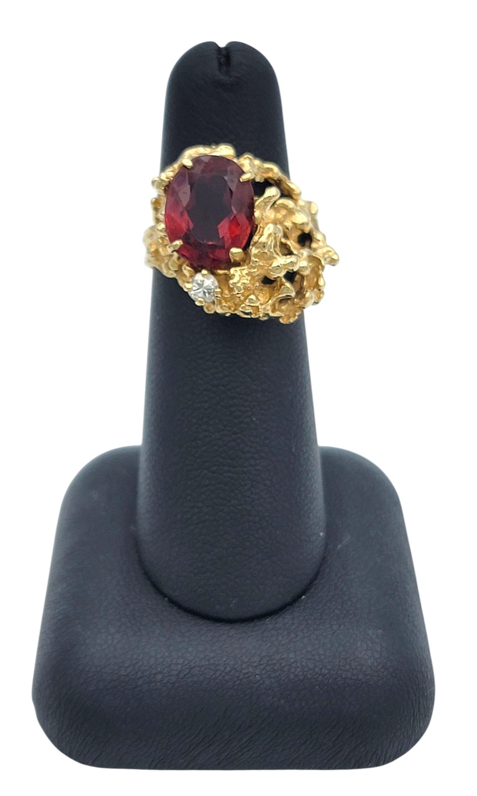 Ovaler Rubellit-Turmalin-Cocktailring mit Diamant aus 14 Karat Gelbgold im Angebot 4
