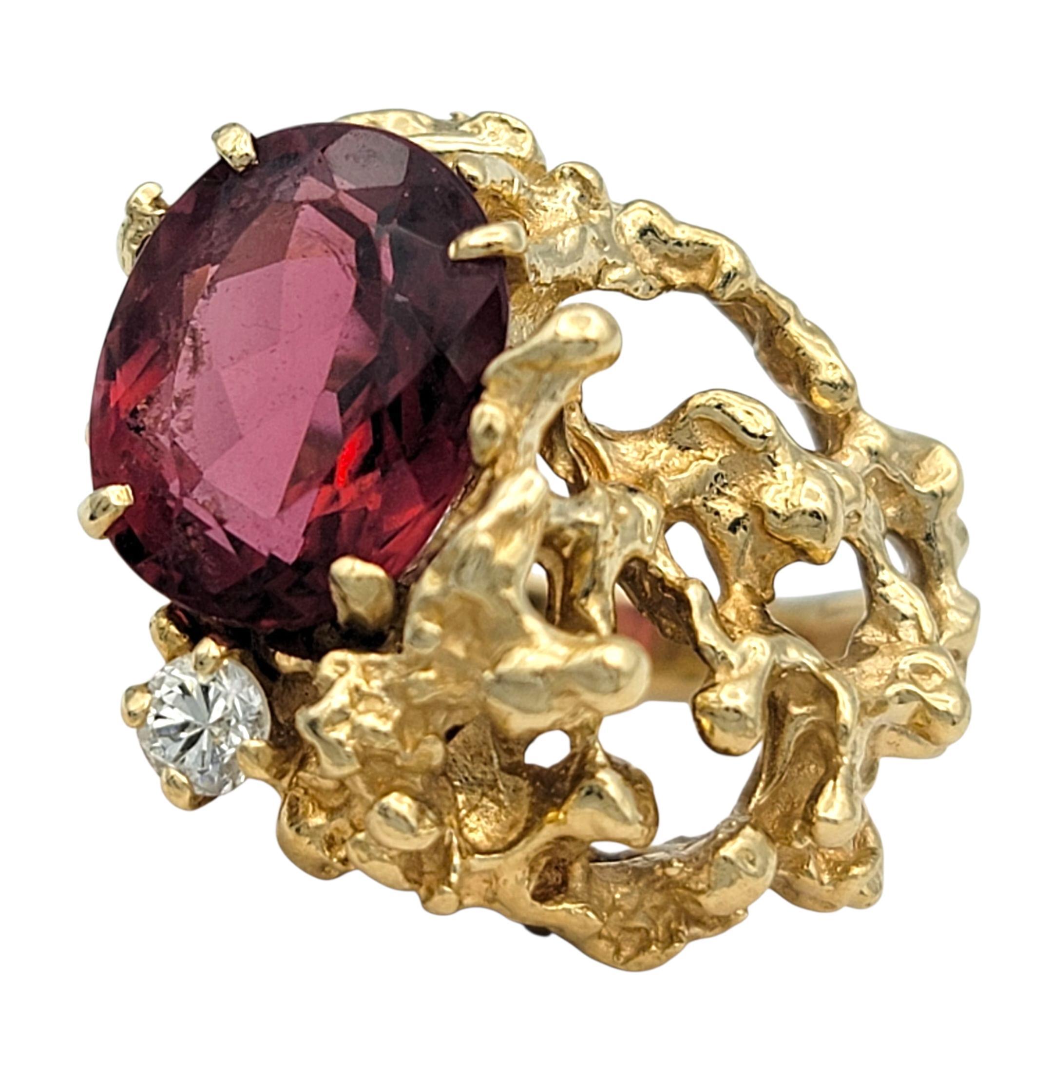 Ovaler Rubellit-Turmalin-Cocktailring mit Diamant aus 14 Karat Gelbgold im Zustand „Hervorragend“ im Angebot in Scottsdale, AZ