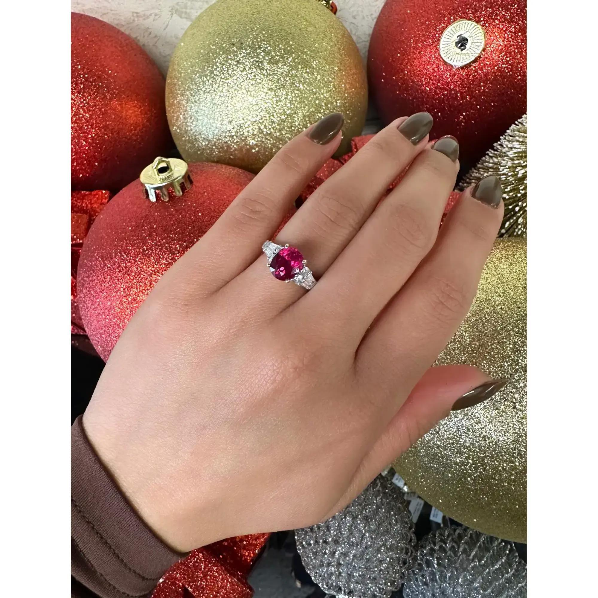 Women's Oval Cut Ruby 3.15Ctw And Diamond 0.75Ctw Cocktail Ring 14K White Gold Size 5 For Sale