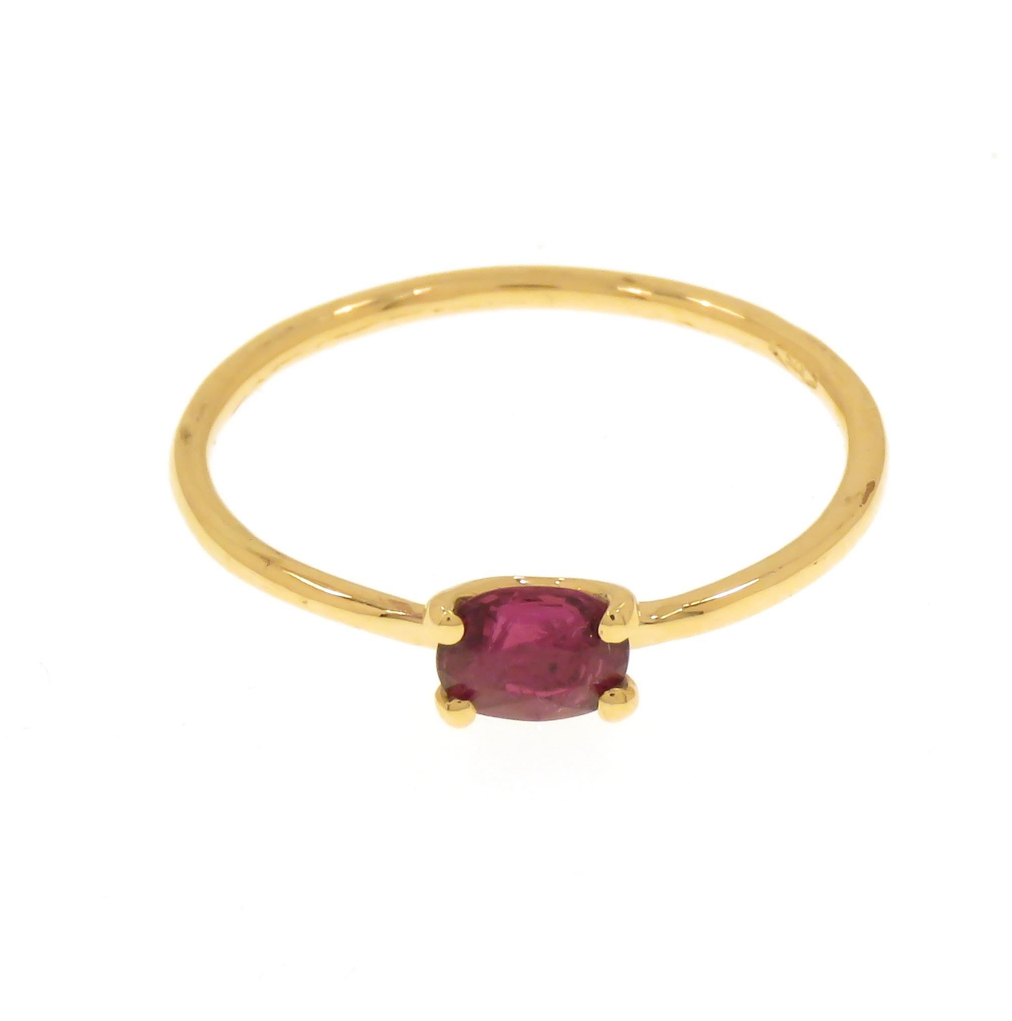 Oval Cut Ruby 9 Karat Rose Gold Band Ring Handcrafted in Italy In New Condition In Milano, IT
