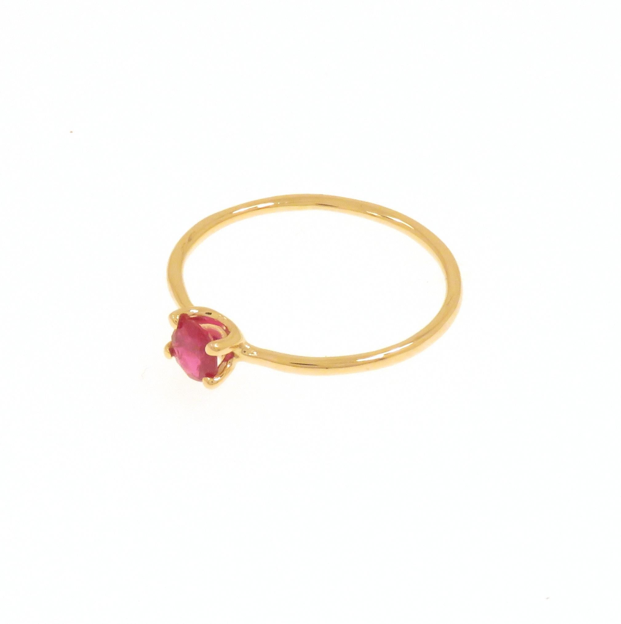 Women's Oval Cut Ruby 9 Karat Rose Gold Band Ring Handcrafted in Italy For Sale