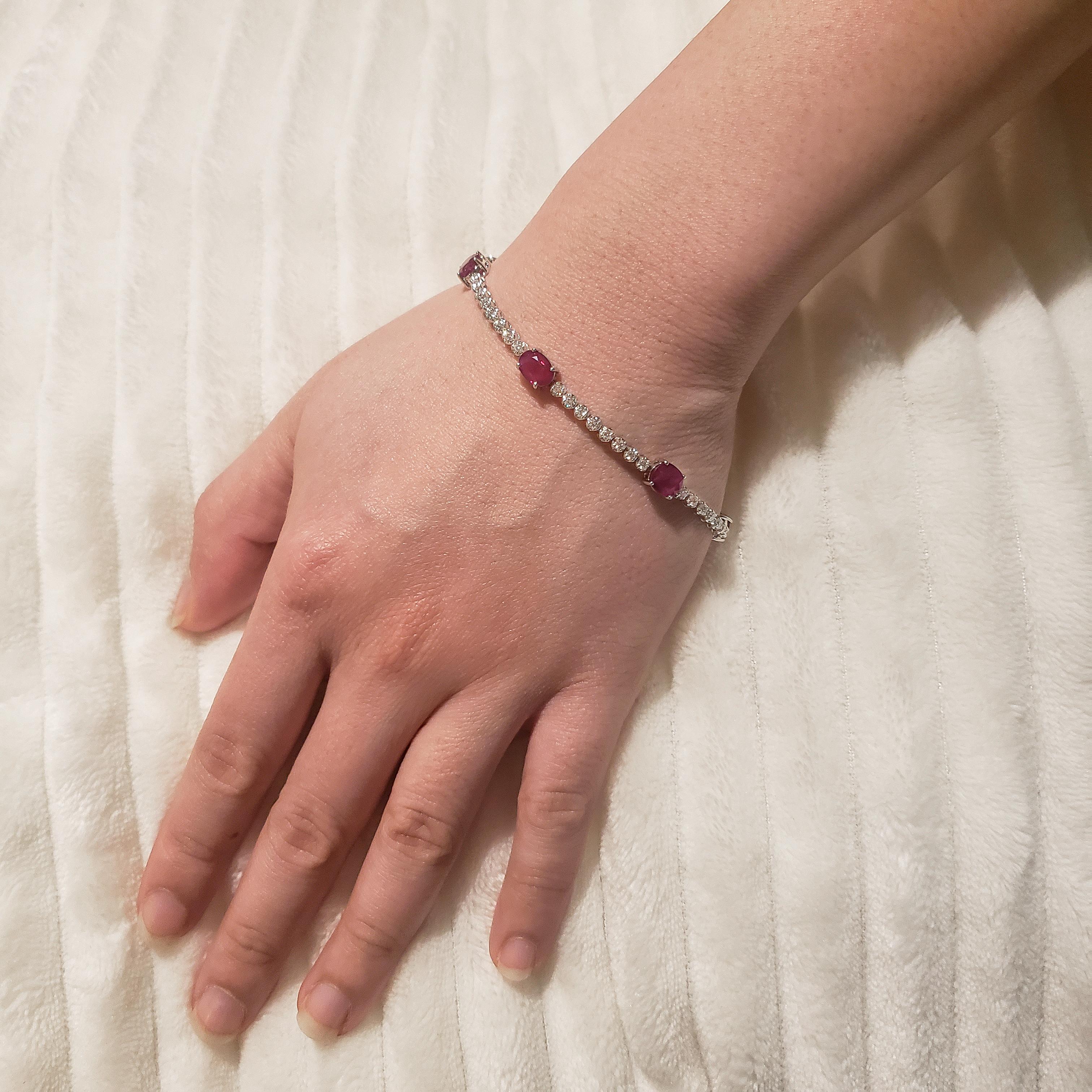 Oval Cut Ruby and Diamond Tennis Bracelet In New Condition For Sale In New York, NY