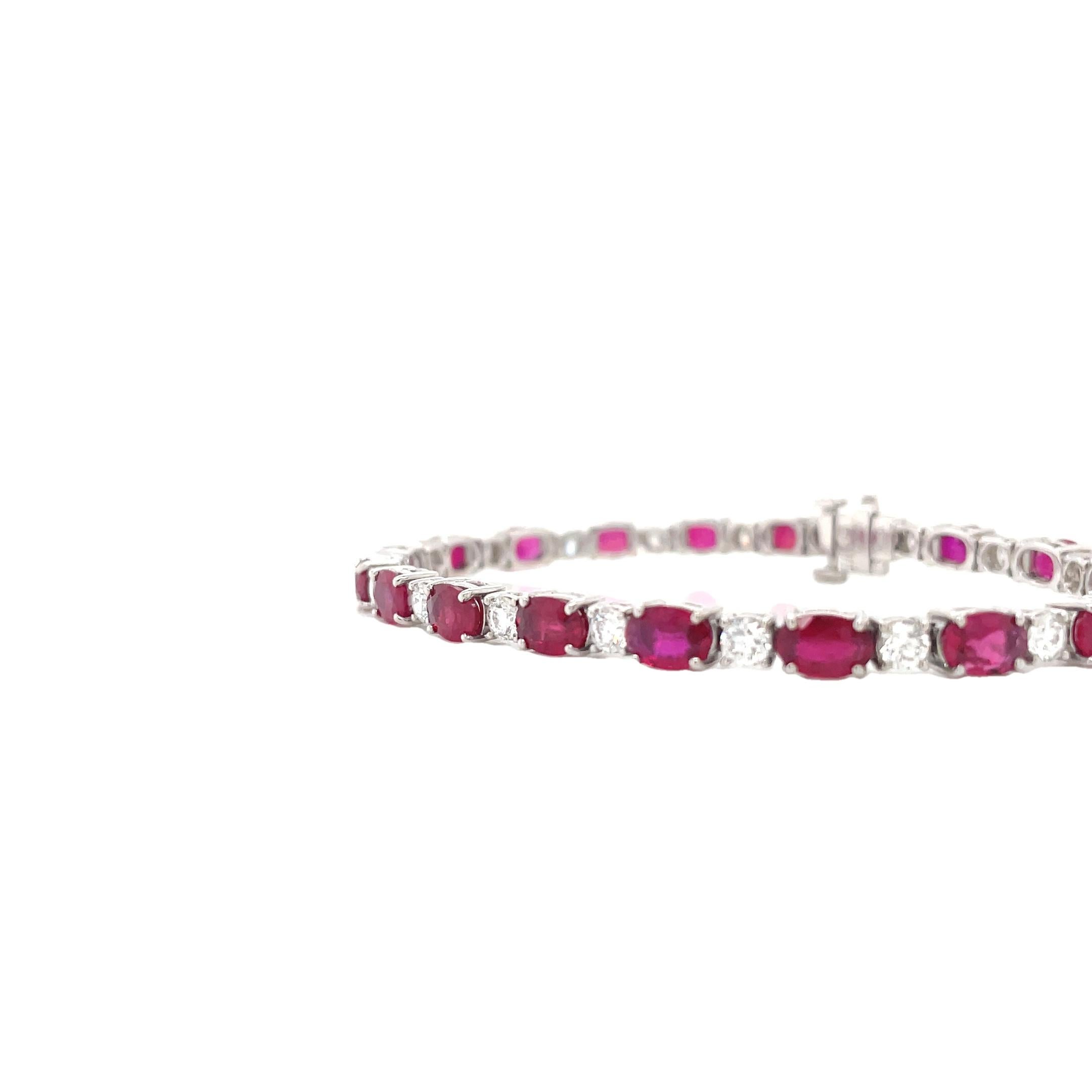 Oval Cut Ruby & Round Brilliant Diamond Bracelet in 18k White Gold In New Condition For Sale In New York, NY