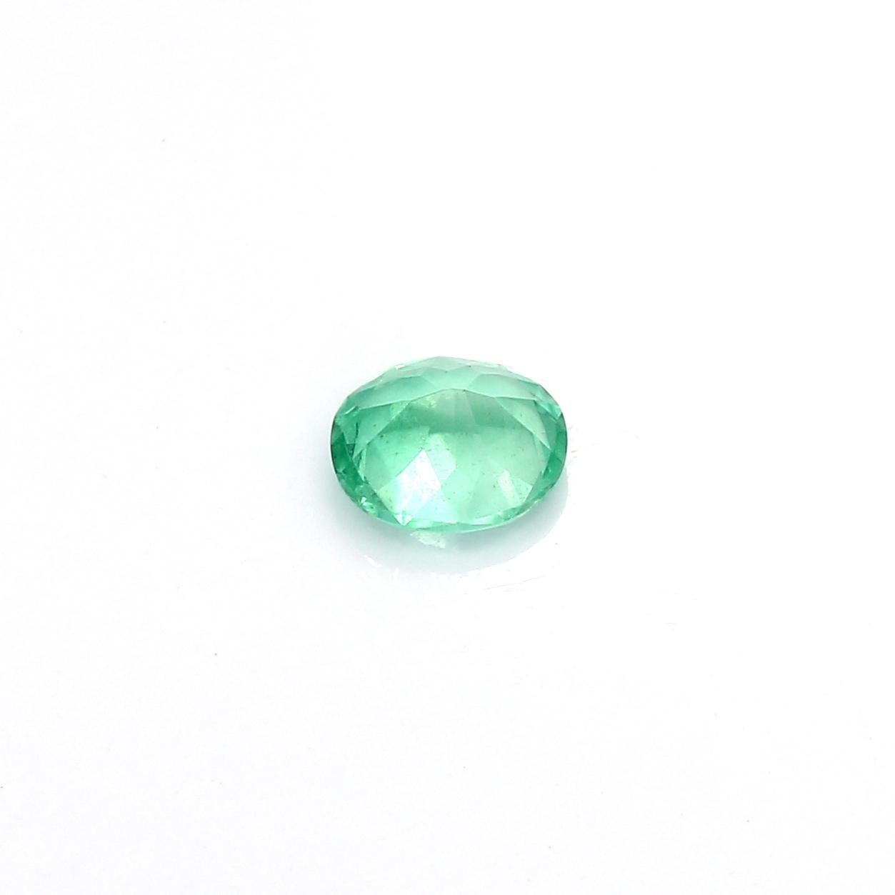 An amazing Russian Emerald which allows jewelers to create a unique piece of wearable art.
This exceptional quality gemstone would make a custom-made jewelry design. Perfect for a Ring or Pendant.

Shape - Oval
Weight - 0.53 ct
Treatment - 