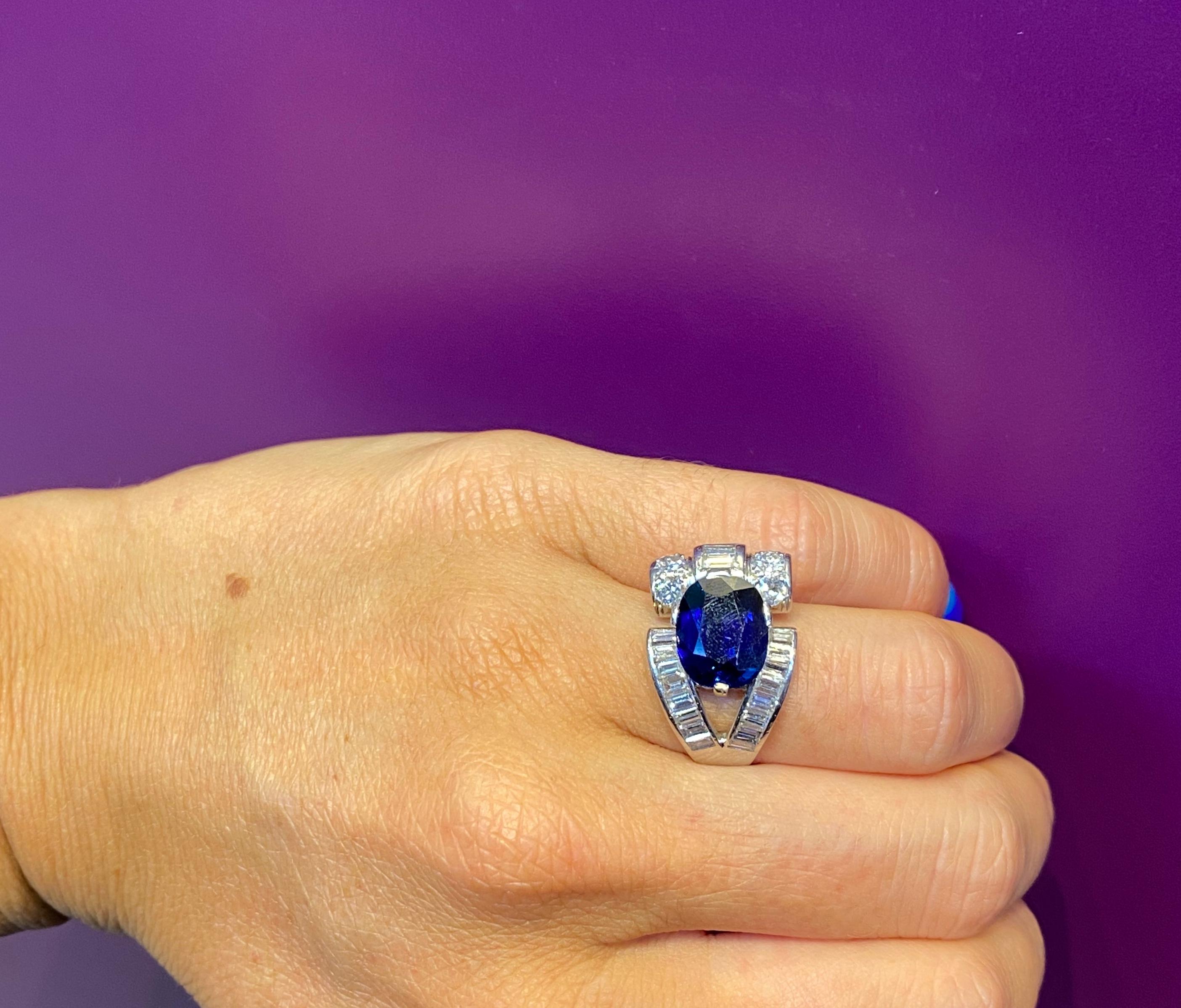 Oval Cut Sapphire & Baguette Diamond Ring  In Excellent Condition For Sale In New York, NY