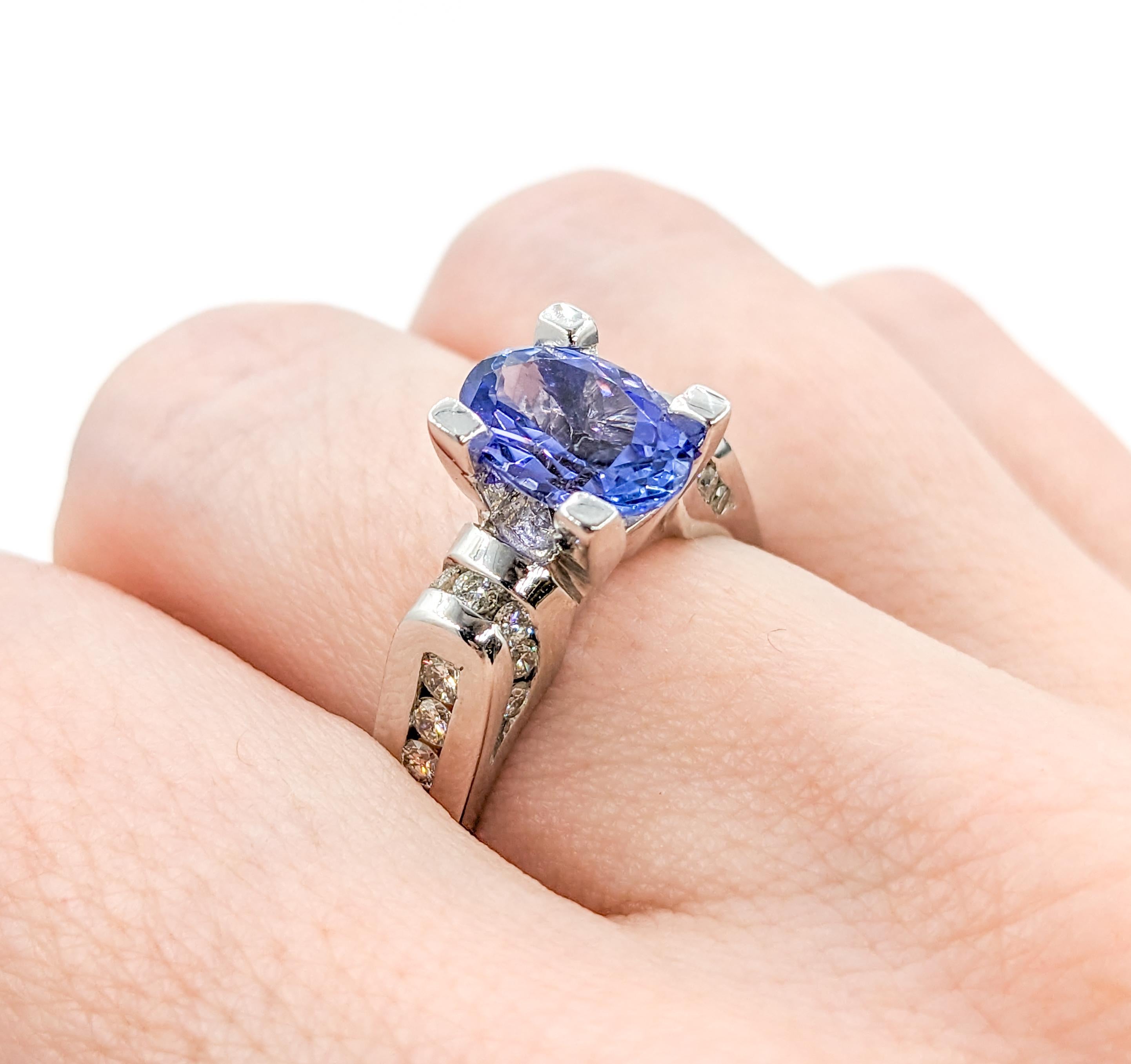 Oval Cut Tanzanite & Diamond Ring in White Gold In Excellent Condition For Sale In Bloomington, MN