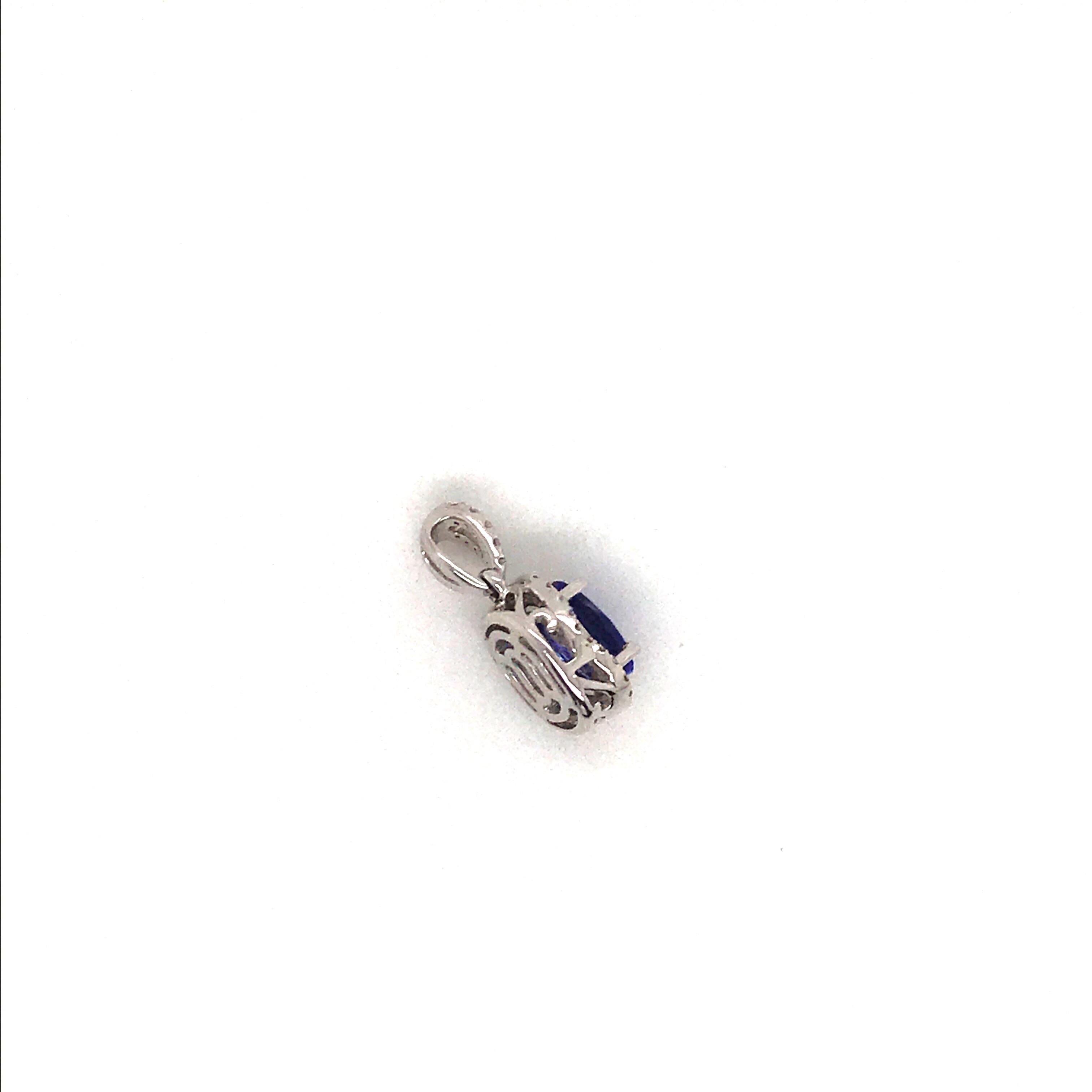 Oval Cut Tanzanite with Diamond Halo Pendant 1.55 Carat 14 Karat White Gold In New Condition In New York, NY