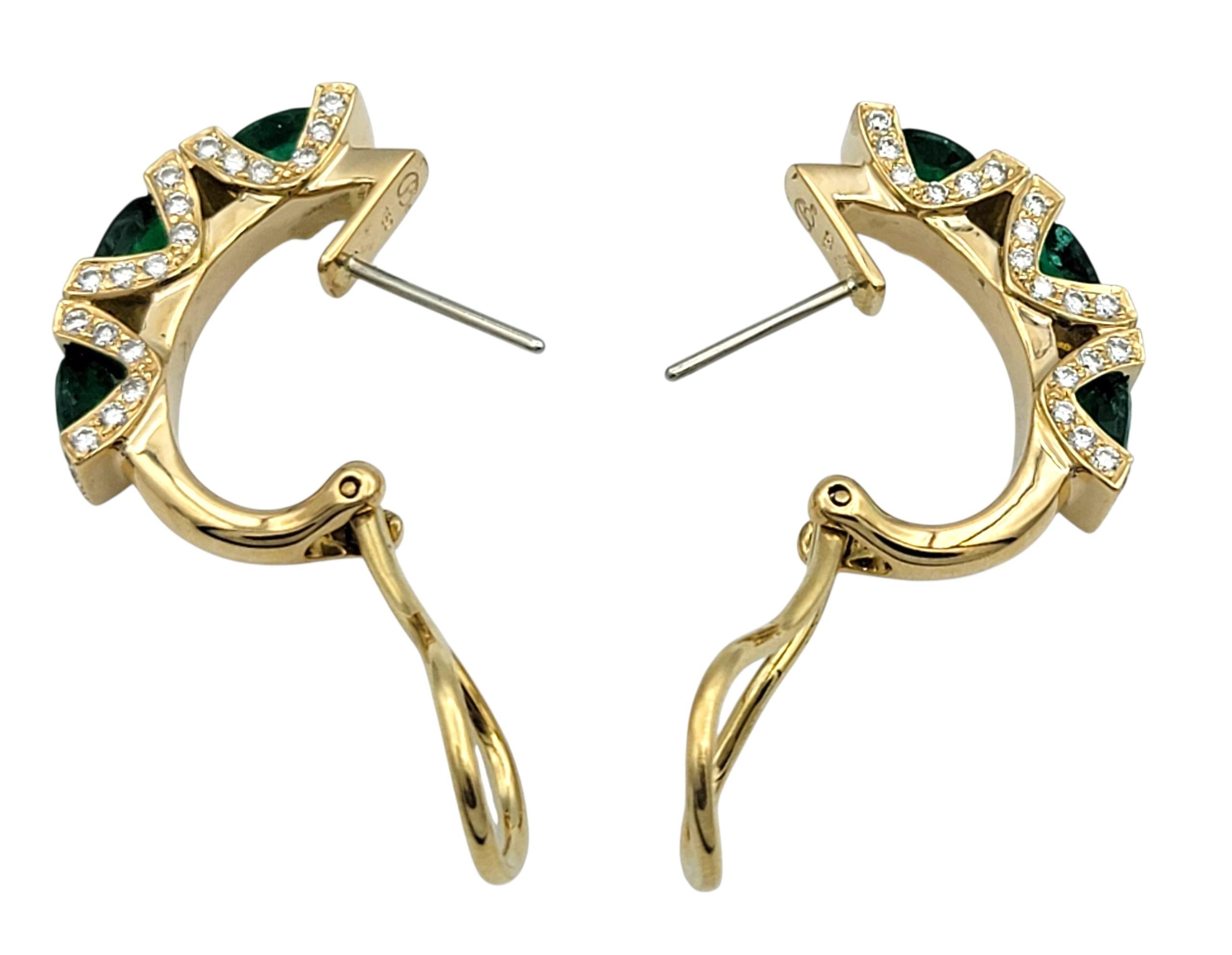 Pendientes de aro J de oro amarillo de 18 quilates con esmeralda zambiana talla oval y diamante en venta 1