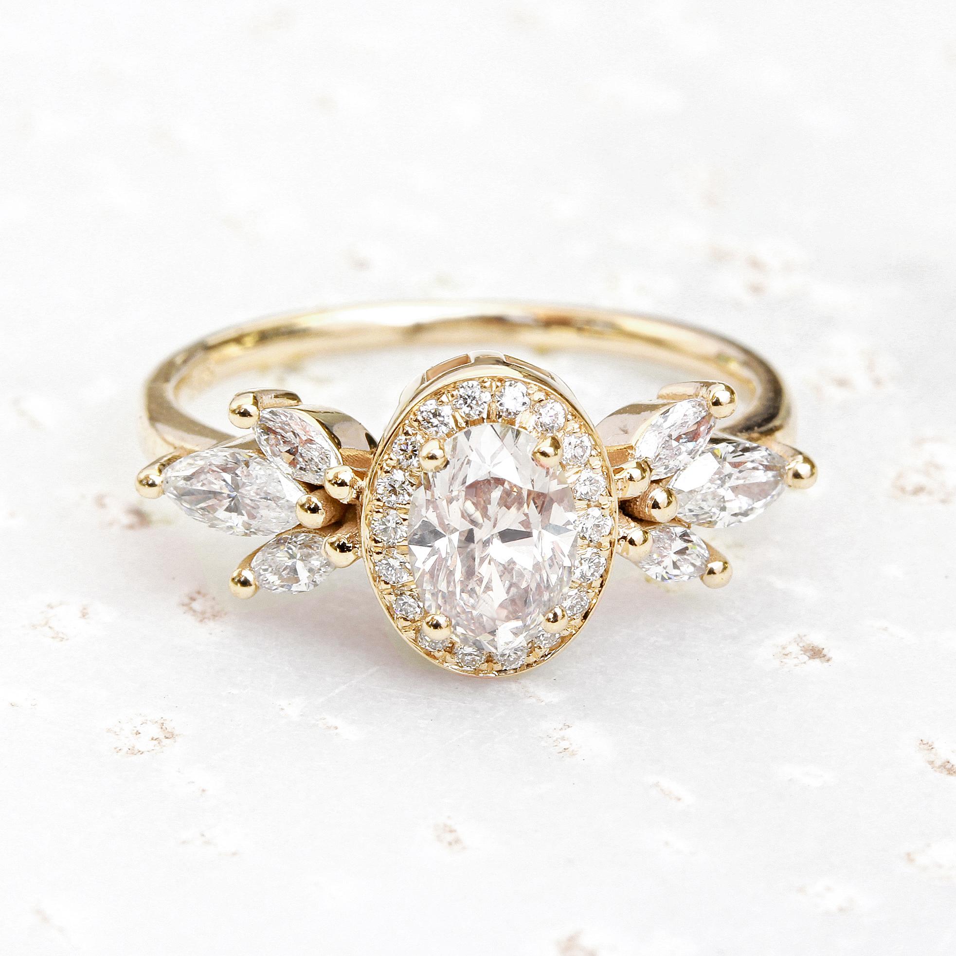 Ovaler Diamant 1,30 Karat Einzigartiger Verlobungsring, „Athena“ (Ovalschliff) im Angebot