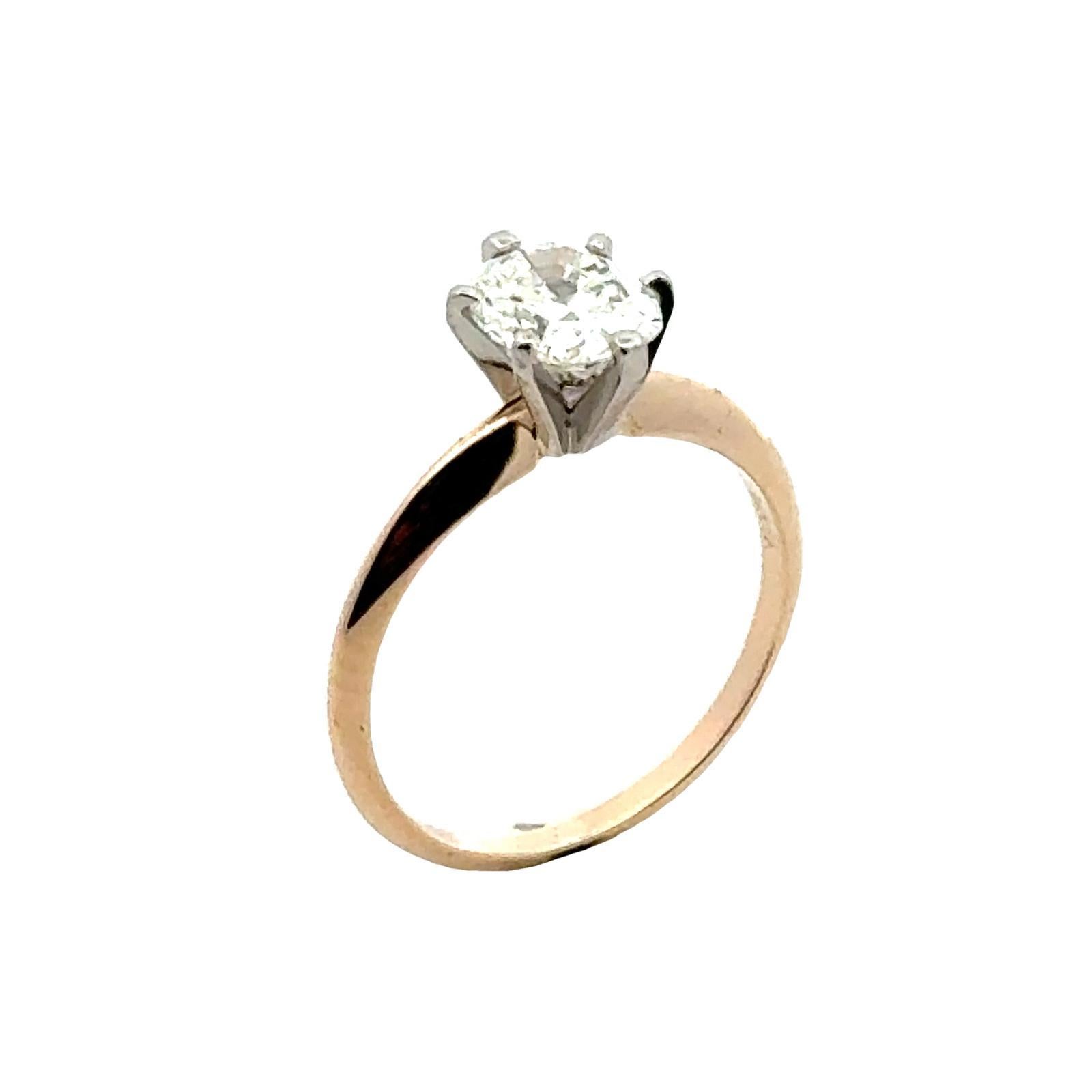 Oval Diamond 14 Karat Yellow Gold Solitaire Engagement Ring GIA Certified In Excellent Condition For Sale In Boca Raton, FL