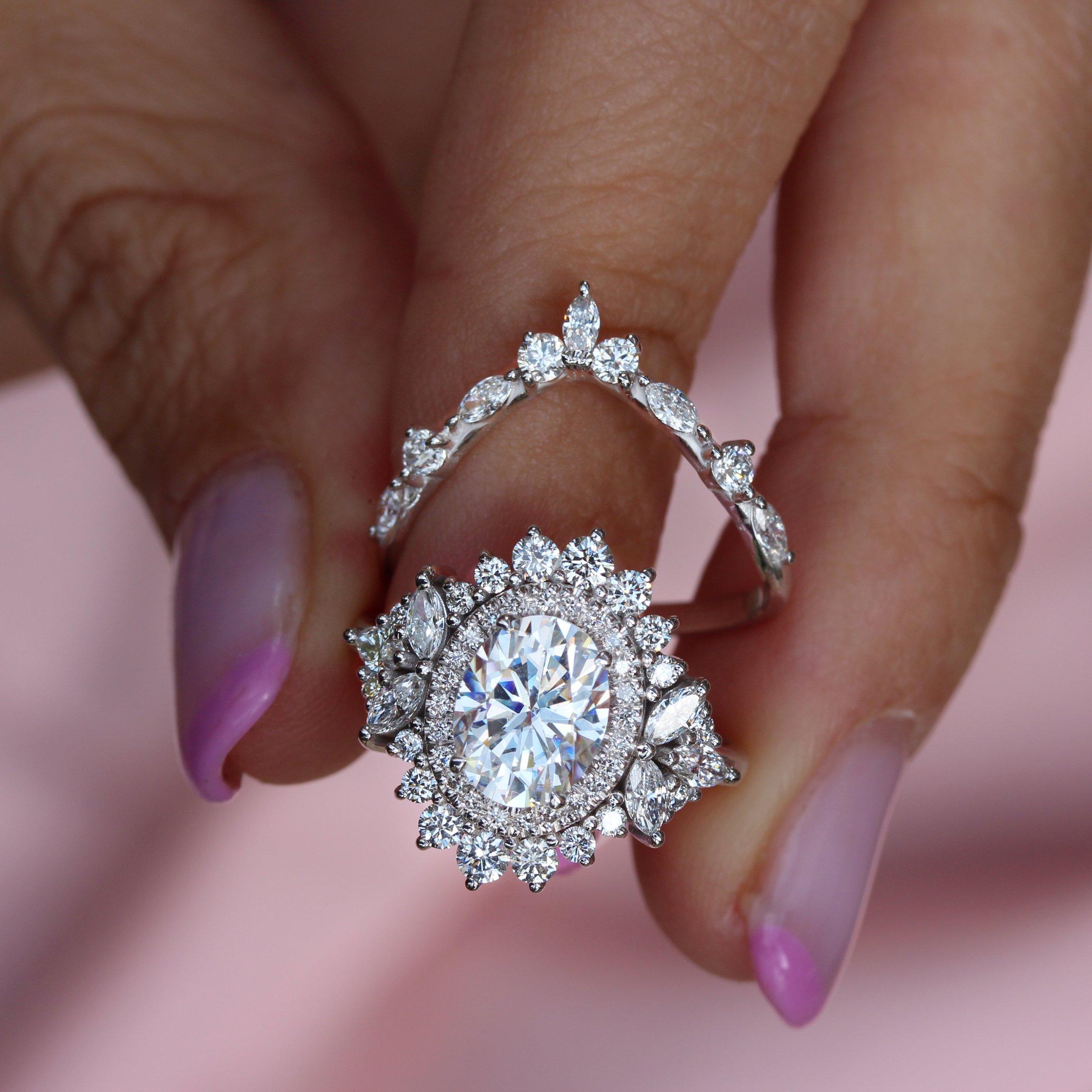 Art deco design, Oval 1.5 carats, Halo Diamond Unique Engagement two rings set - 