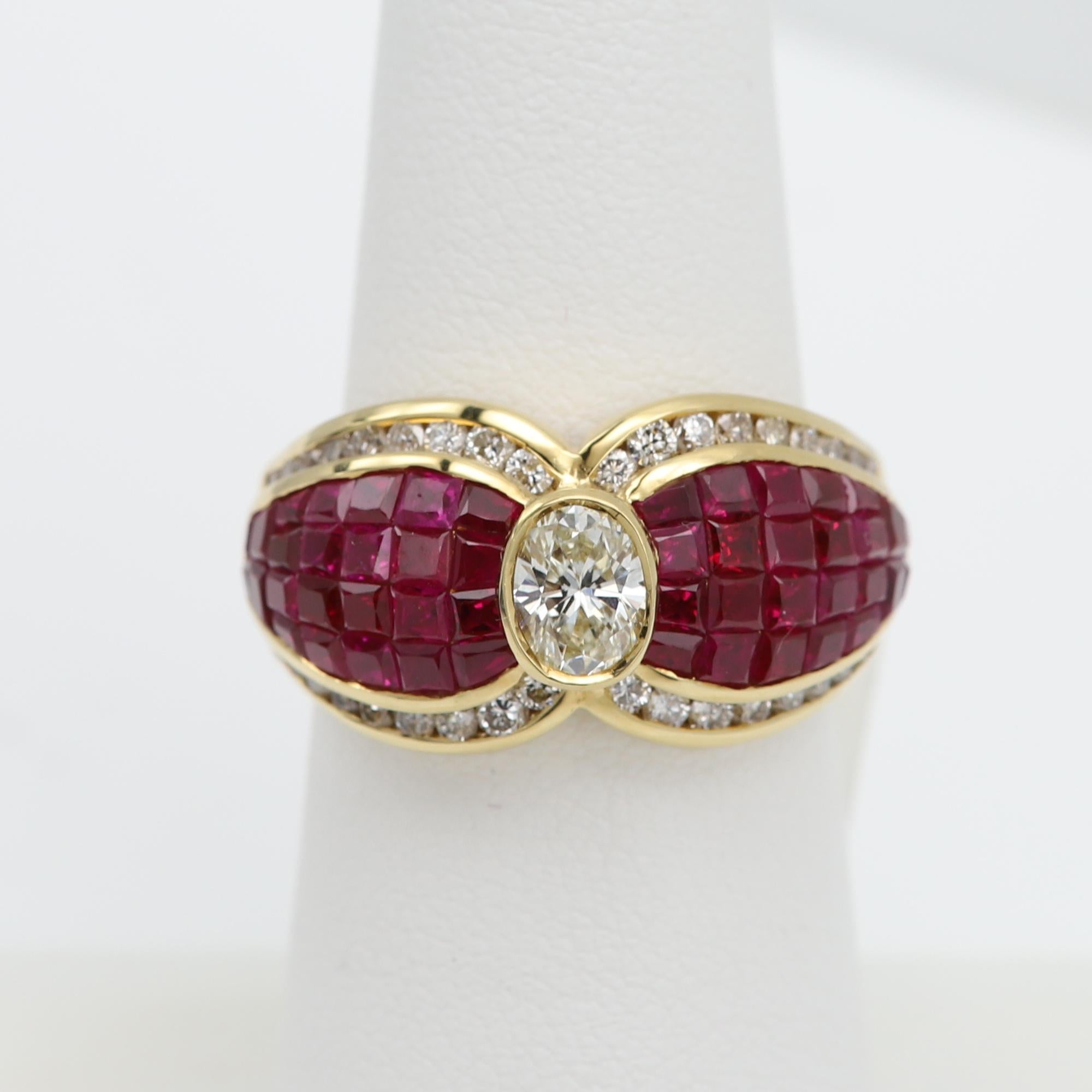 Anillo de Rubí y Diamantes de Birmania Oro de 18 Kilates  Anillo de diseño de pajarita de cóctel en venta 4