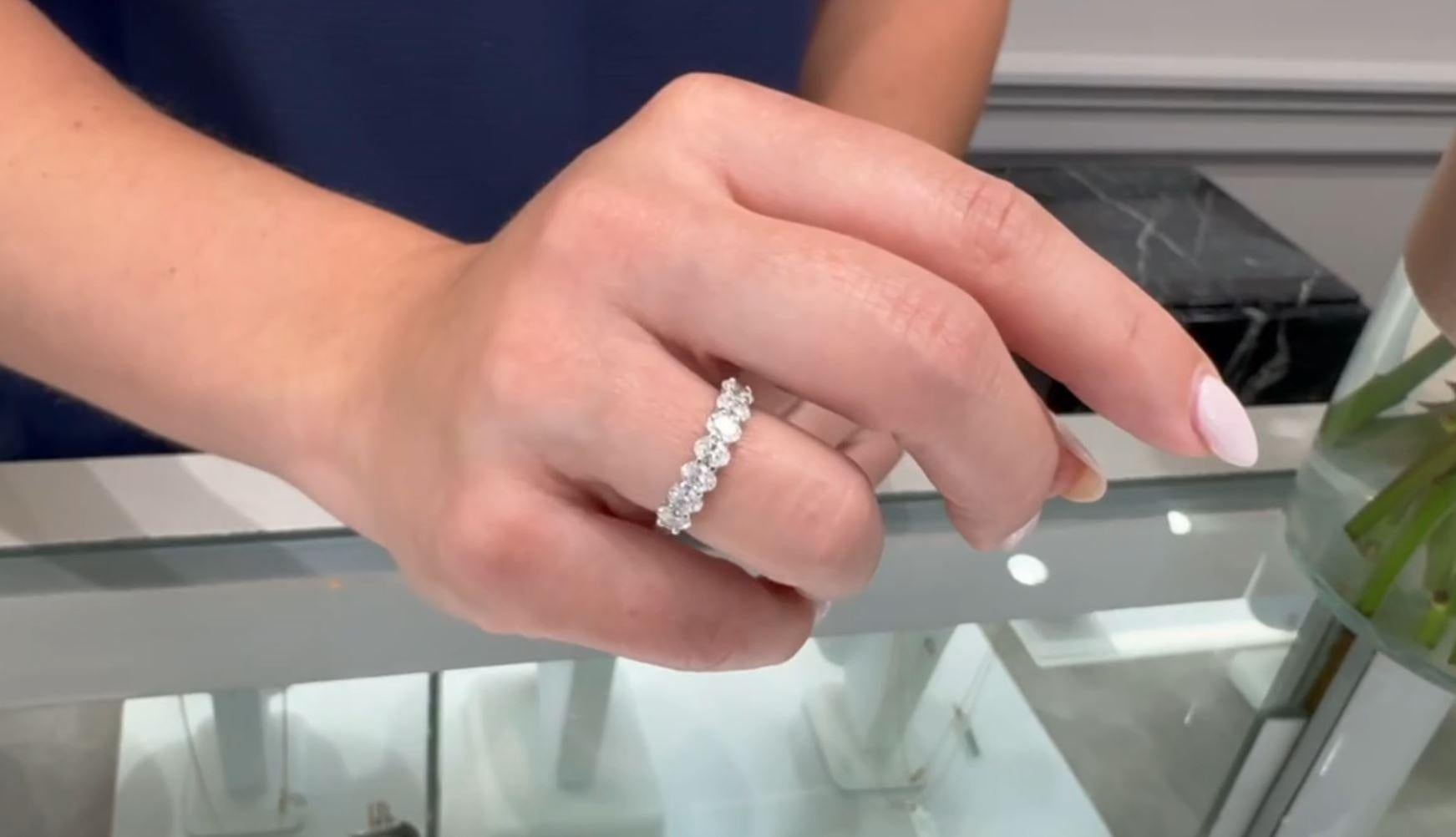 Oval Diamond Band 1.33 Carats in 18K White Gold For Sale 2