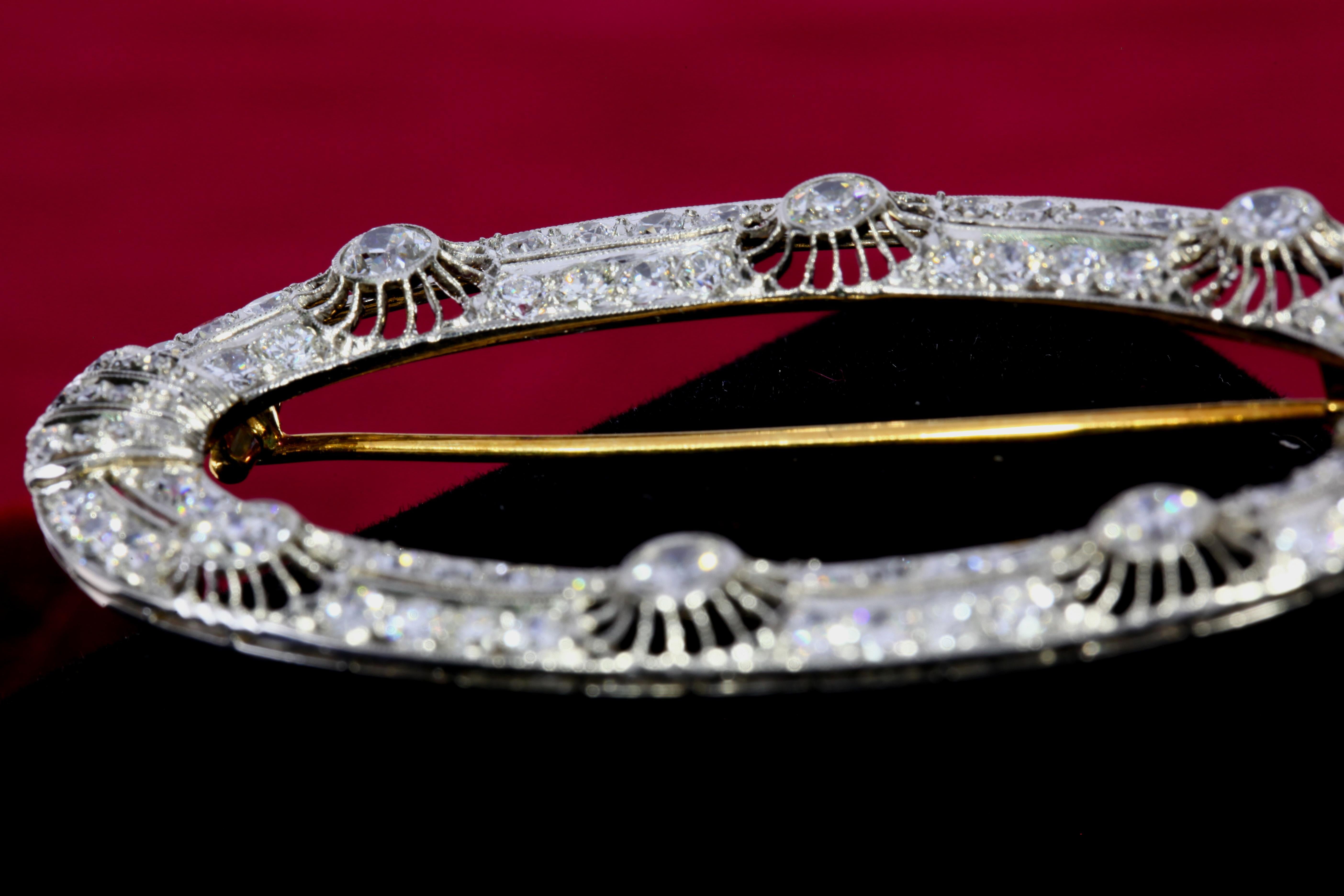 Oval Diamond Brooch with Openwork Design in Fitted Case In Good Condition For Sale In New York, NY