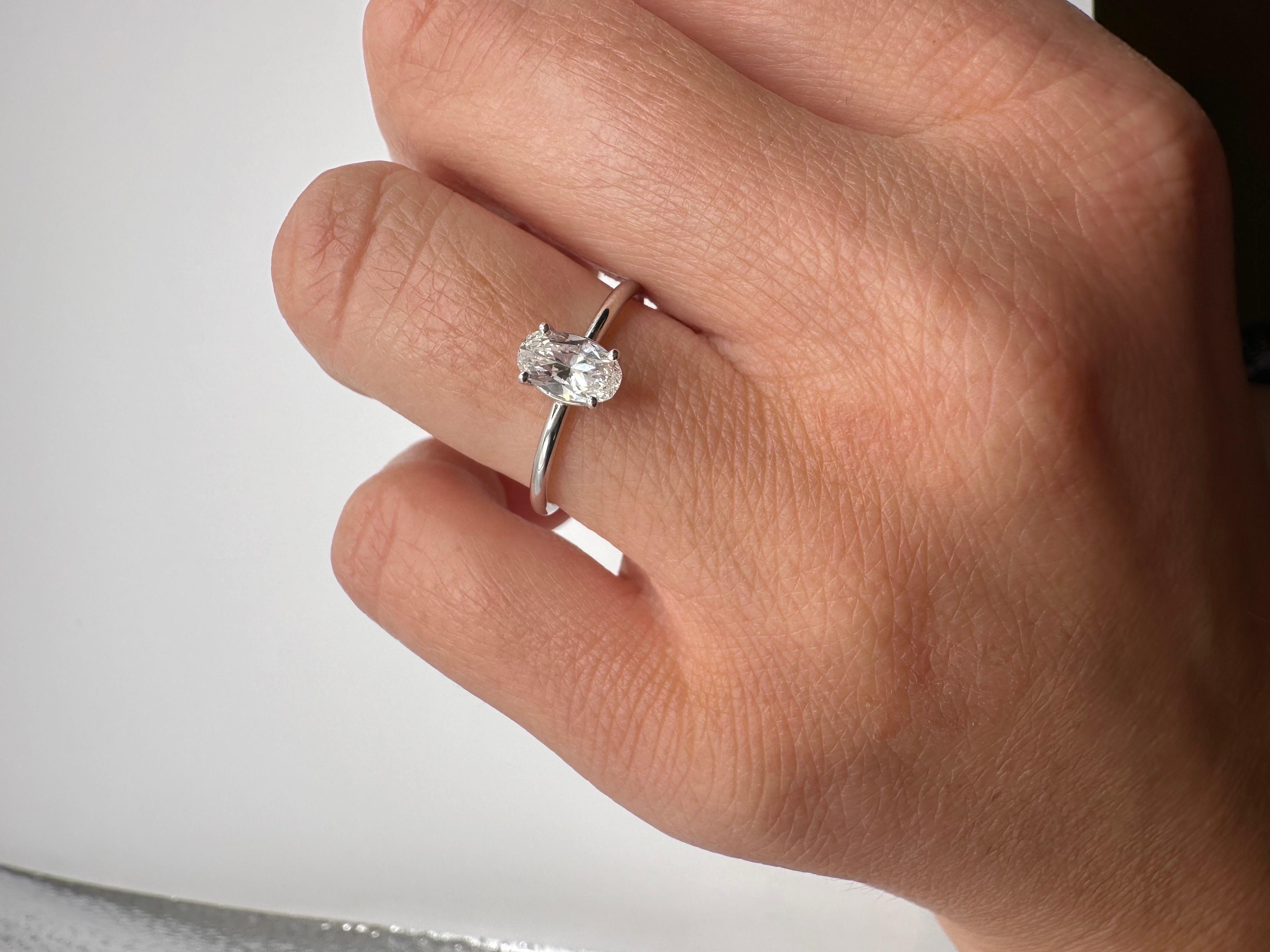 Oval diamond engagement ring 0.50ct 14KT white gold solitaire diamond ring In New Condition For Sale In Boca Raton, FL