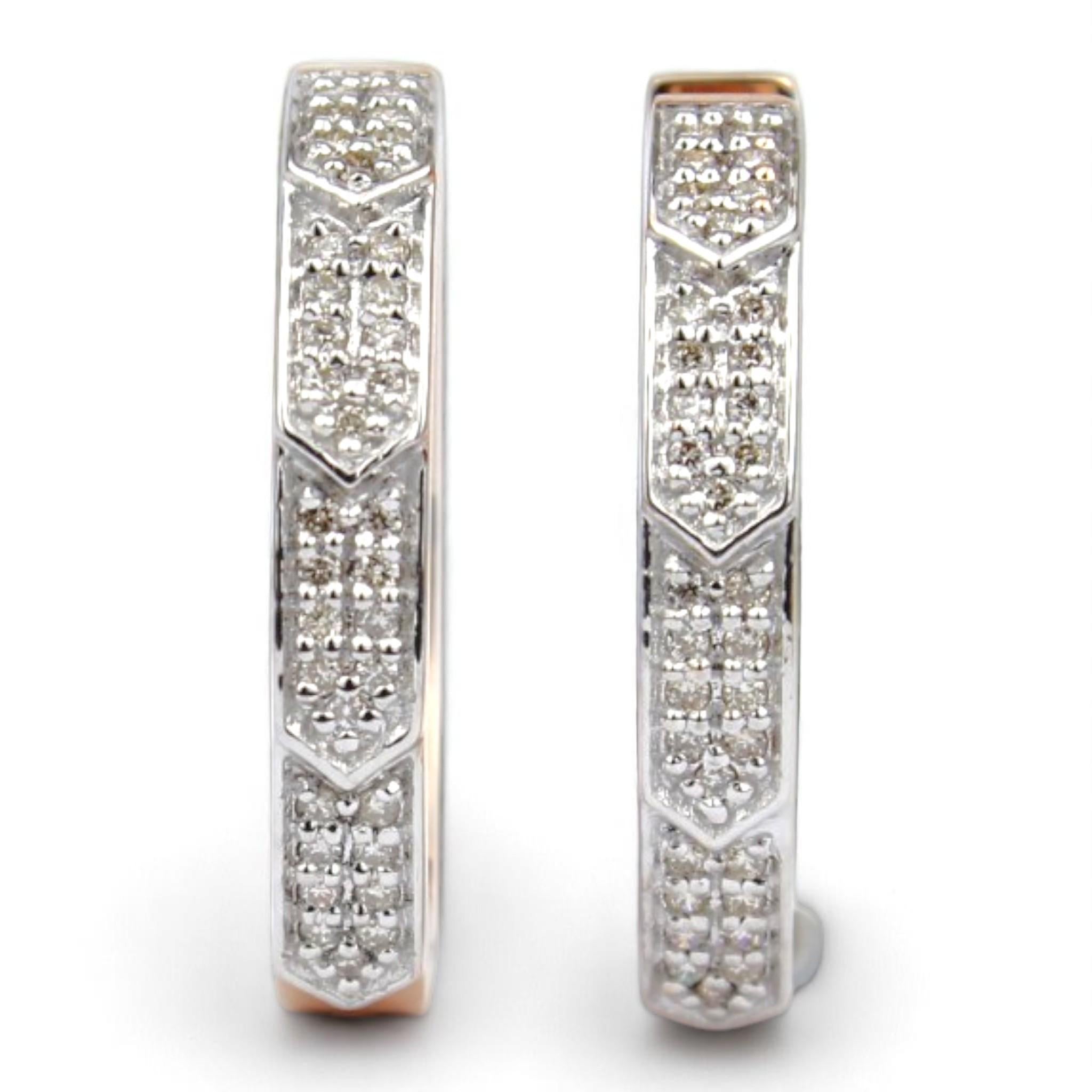 Taille ronde Créoles en or massif 14k avec diamant ovale (certifié) en vente