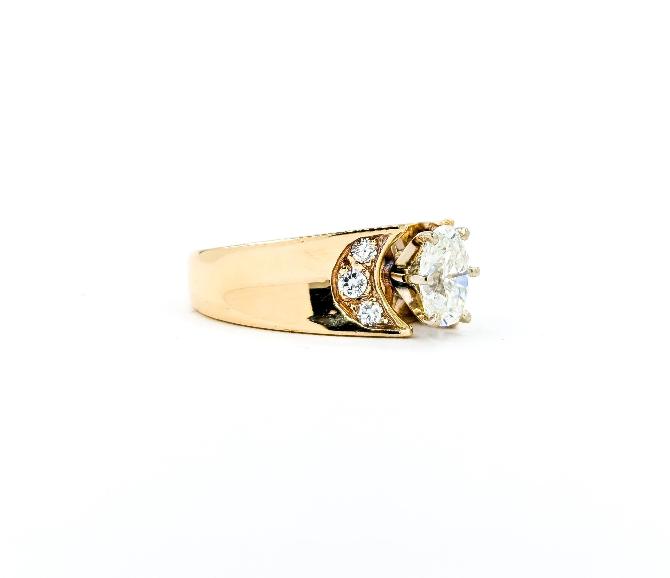 Bague en or jaune 14 carats avec diamants ovales en vente 5