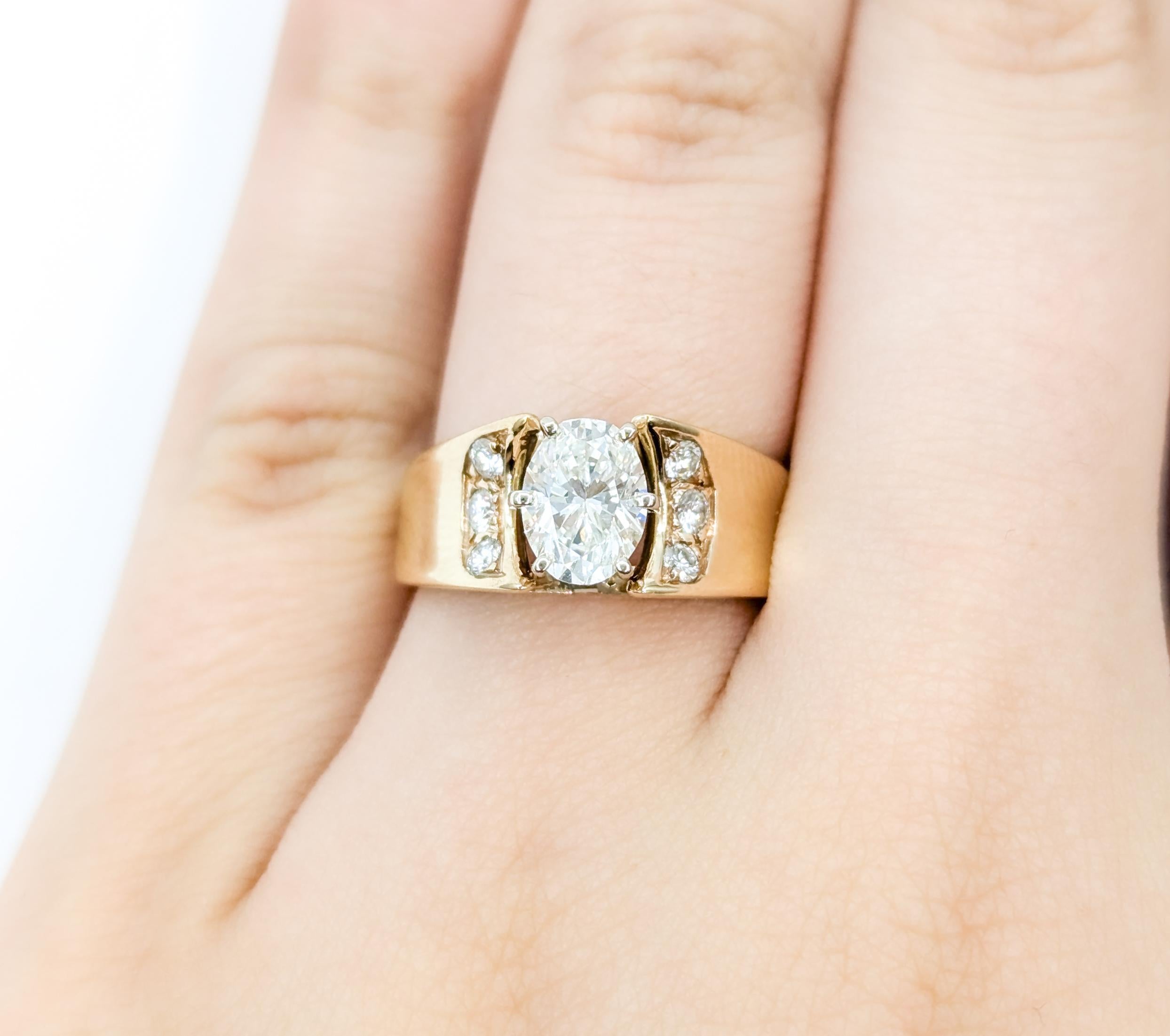 Bague en or jaune 14 carats avec diamants ovales Excellent état - En vente à Bloomington, MN