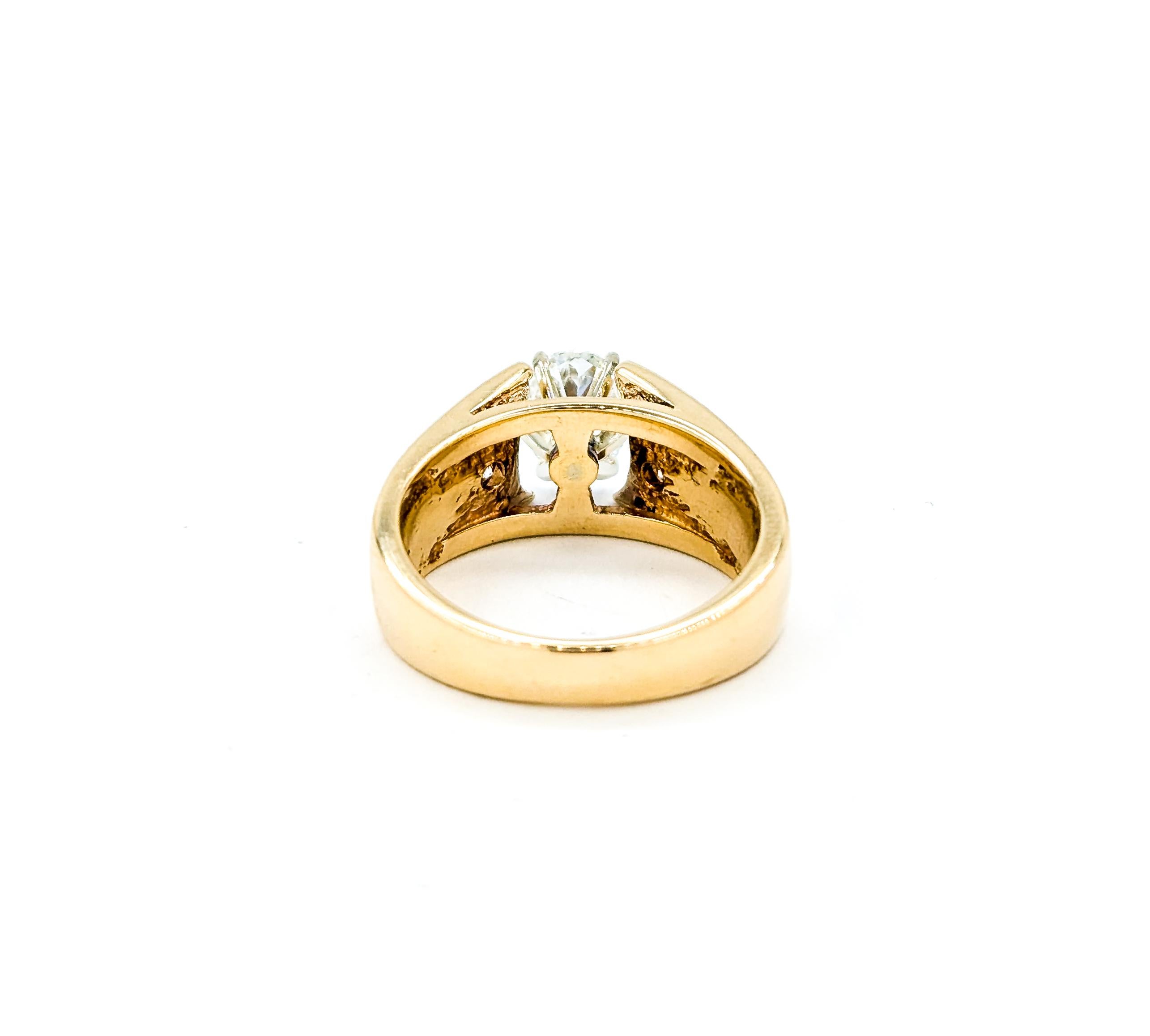 Bague en or jaune 14 carats avec diamants ovales en vente 1