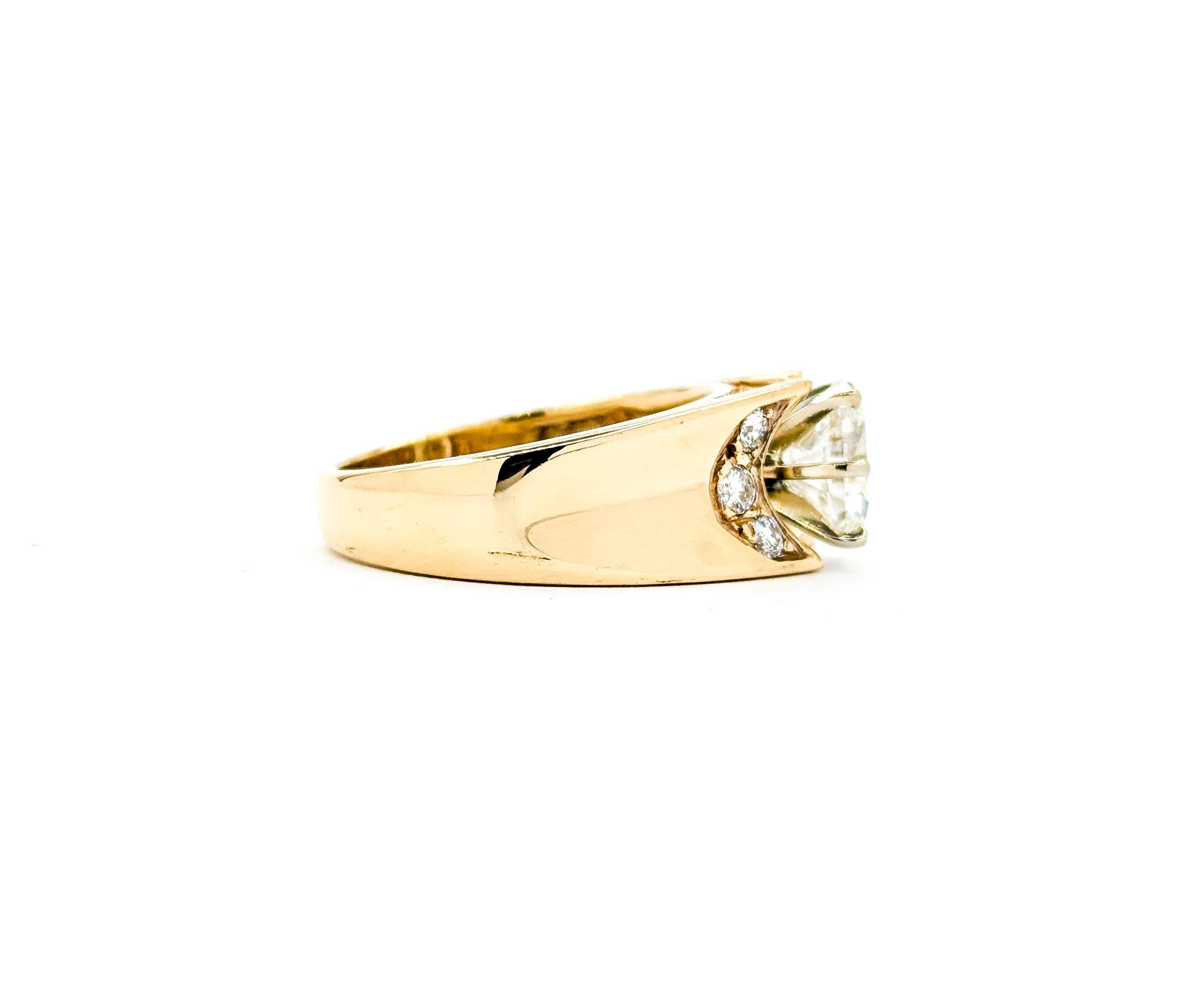 Bague en or jaune 14 carats avec diamants ovales en vente 3