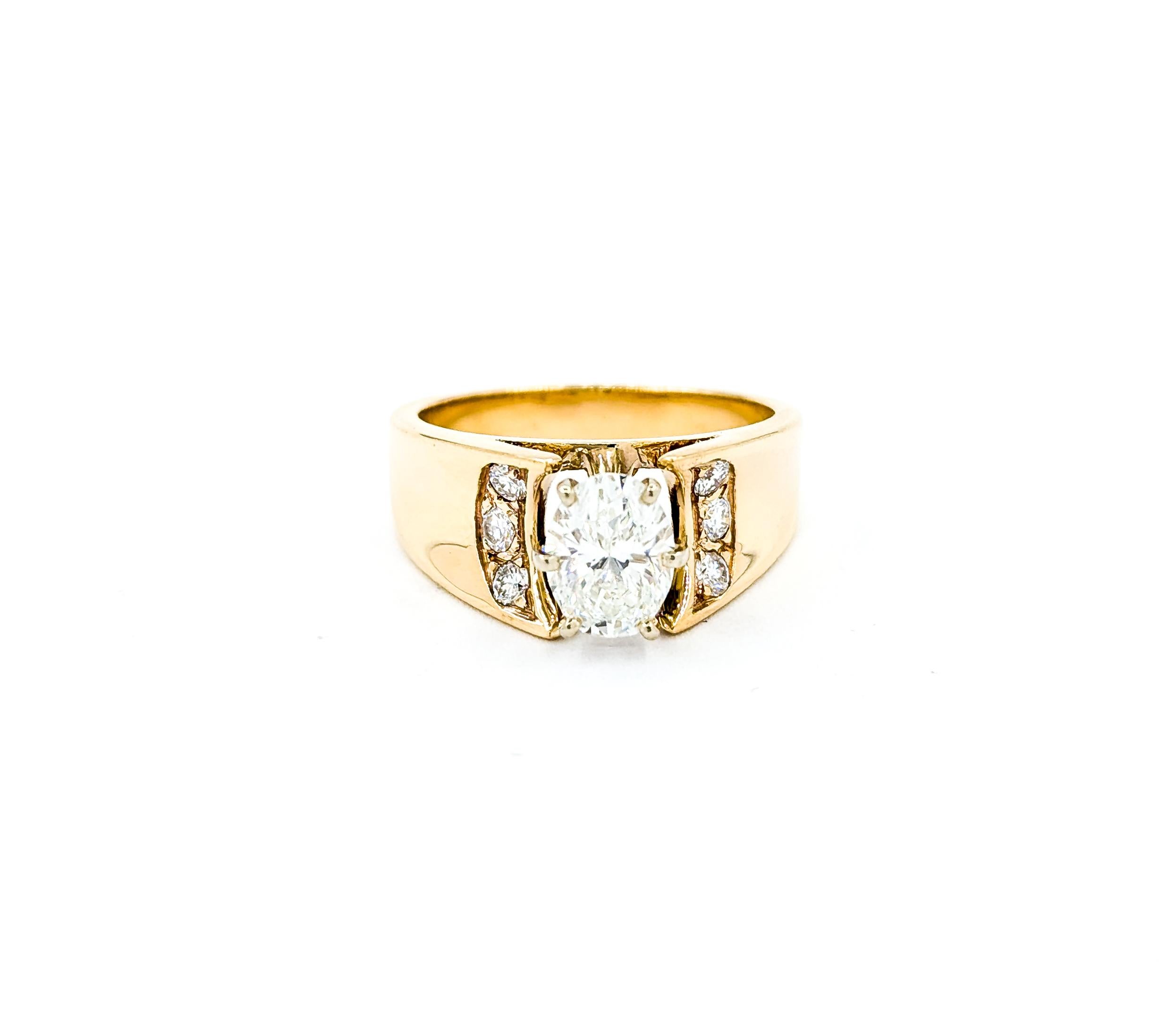 Bague en or jaune 14 carats avec diamants ovales en vente 4