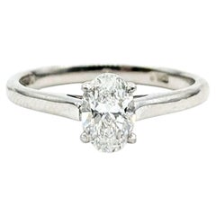 Anello di fidanzamento solitario con diamante ovale in platino