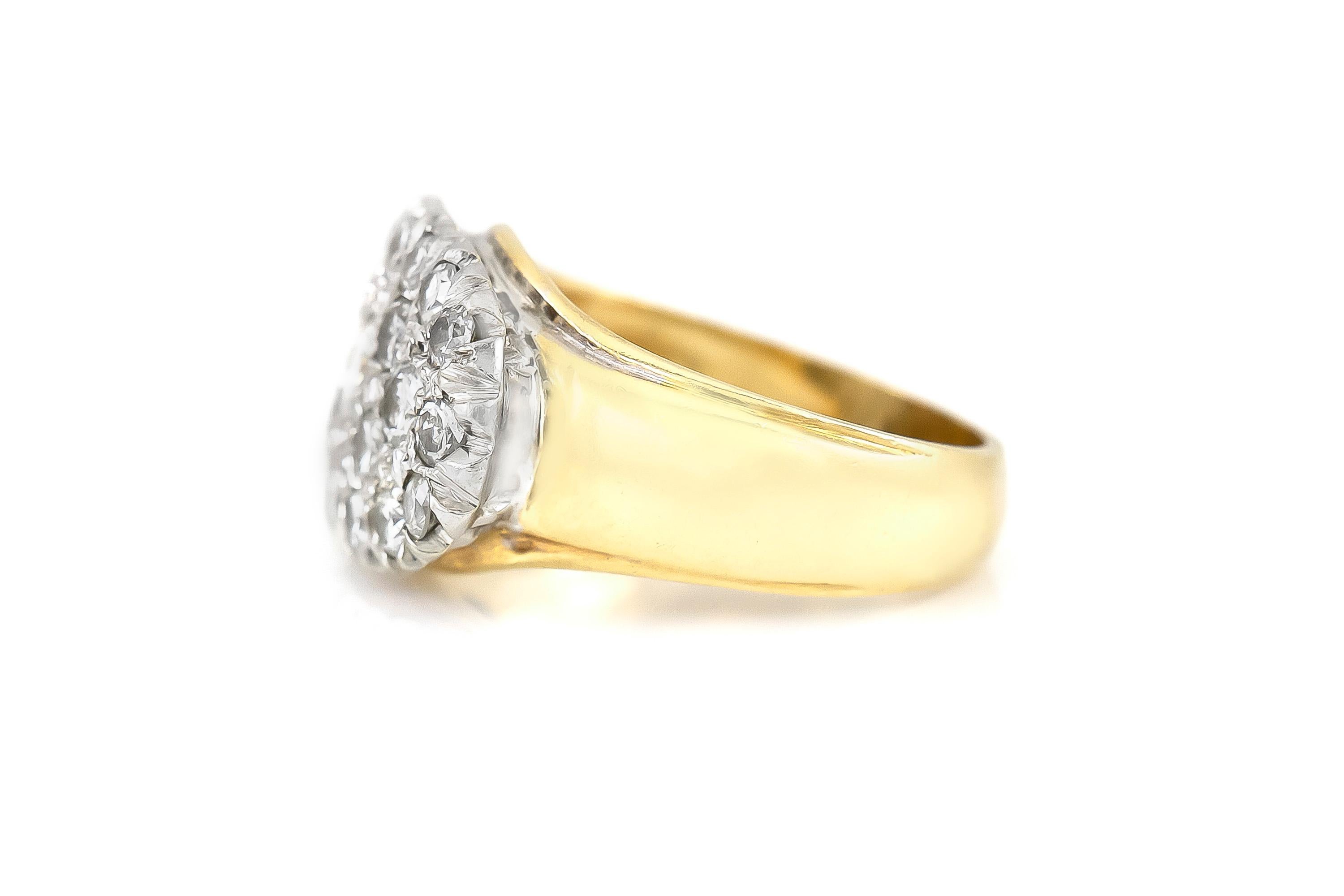 The ring is finely crafted in 14 yellow gold with diamonds weighing appriximately total of 2.00 carat.
Circa 1900.