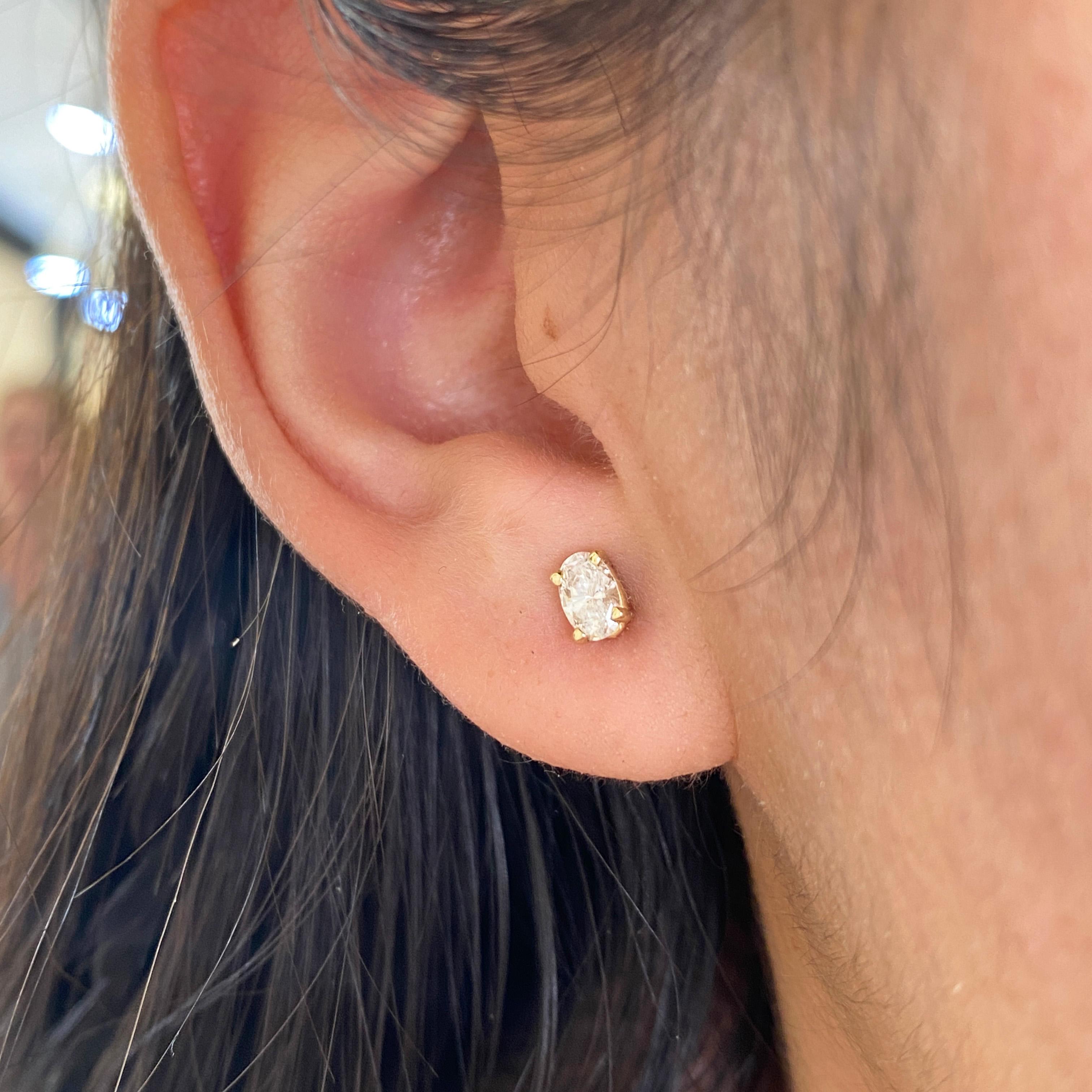 Moderne Boucle d'oreilles en or jaune 14K avec diamants ovales de 0,50 carats 1/2 carat Lv total en vente