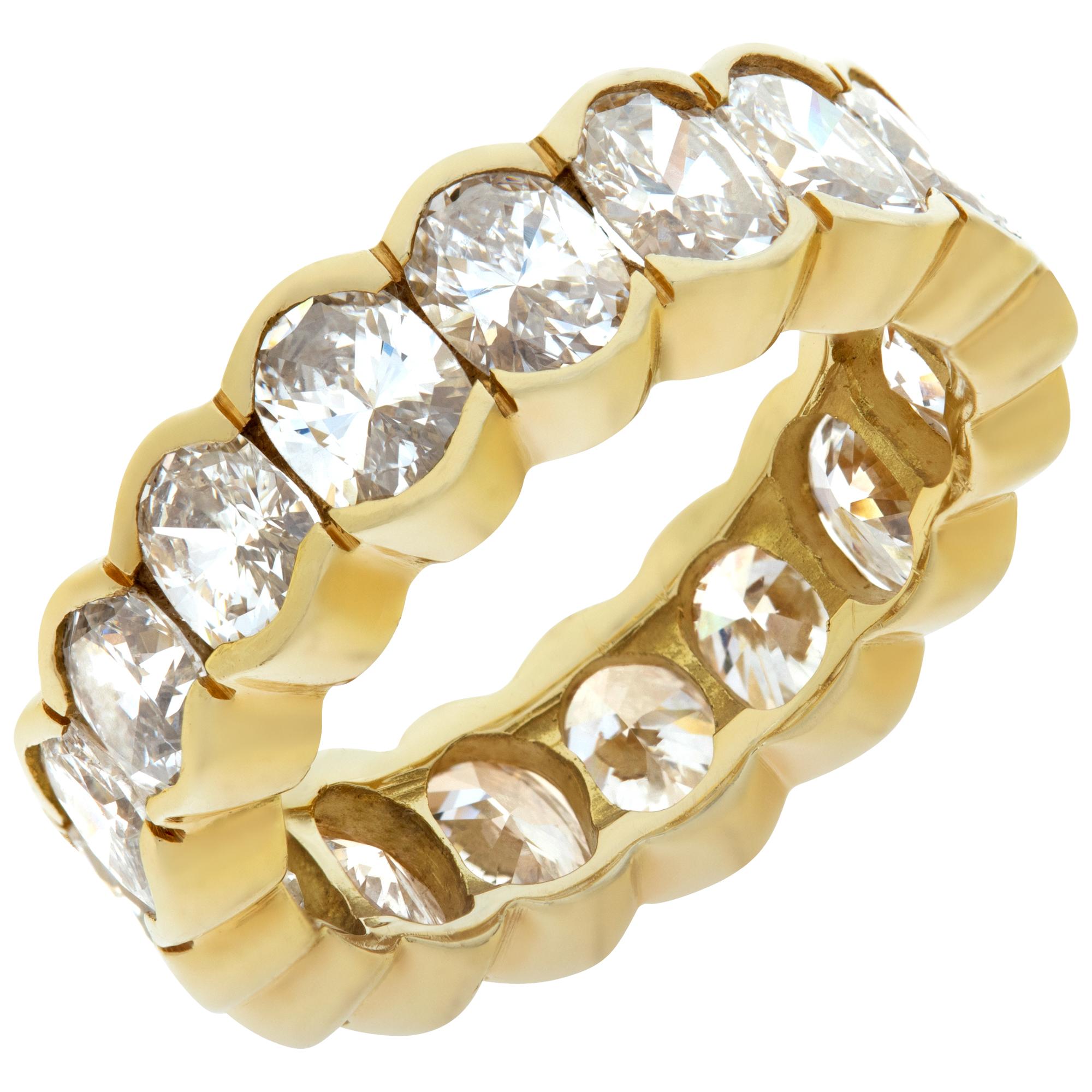 Oval Diamonds Cut 18k Yellow Gold Eternity Band In Excellent Condition For Sale In Surfside, FL