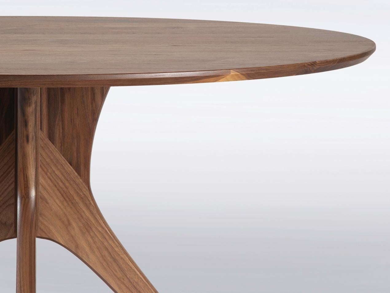 XXIe siècle et contemporain Table de salle à manger ovale 36x48, The Modernity Pedestal Base, Handmade In Walnut en vente