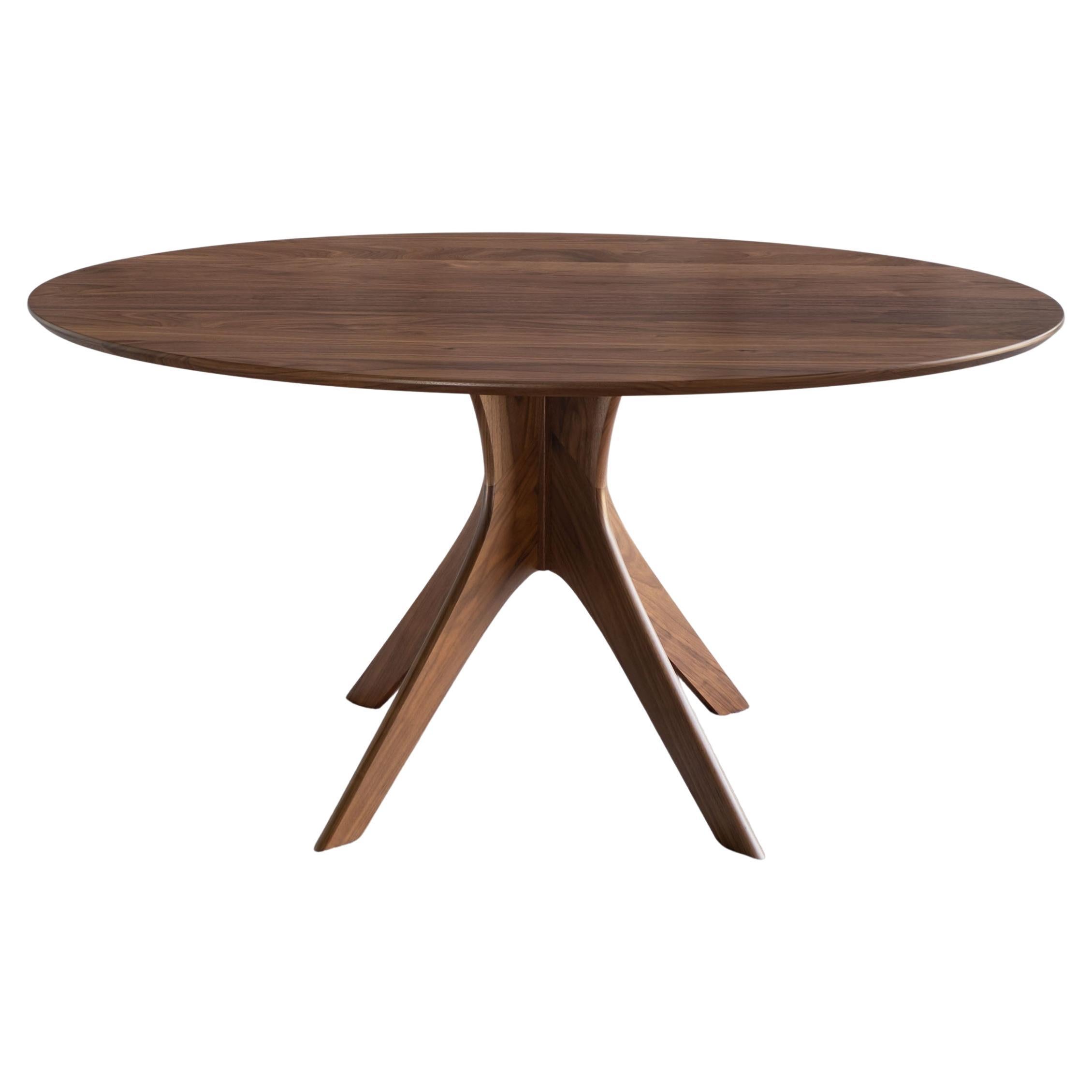 Table de salle à manger ovale 36x48, The Modernity Pedestal Base, Handmade In Walnut en vente