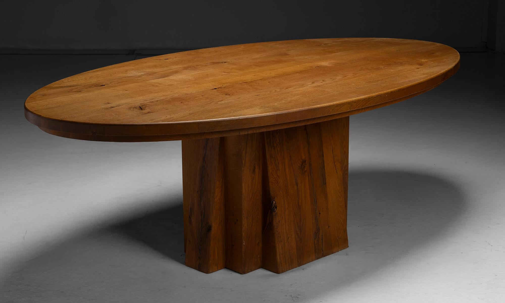Mesa de comedor ovalada, Bélgica circa 1980 en Bueno estado para la venta en Culver City, CA
