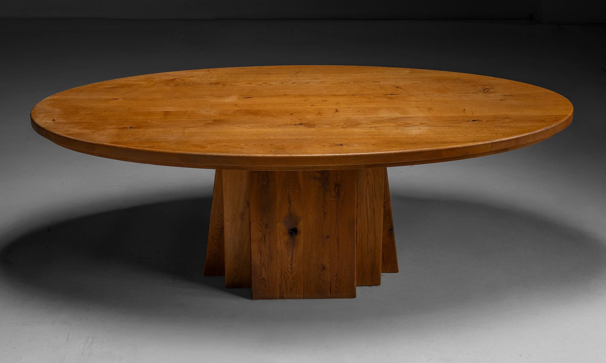 Mesa de comedor ovalada, Bélgica circa 1980 en venta 1