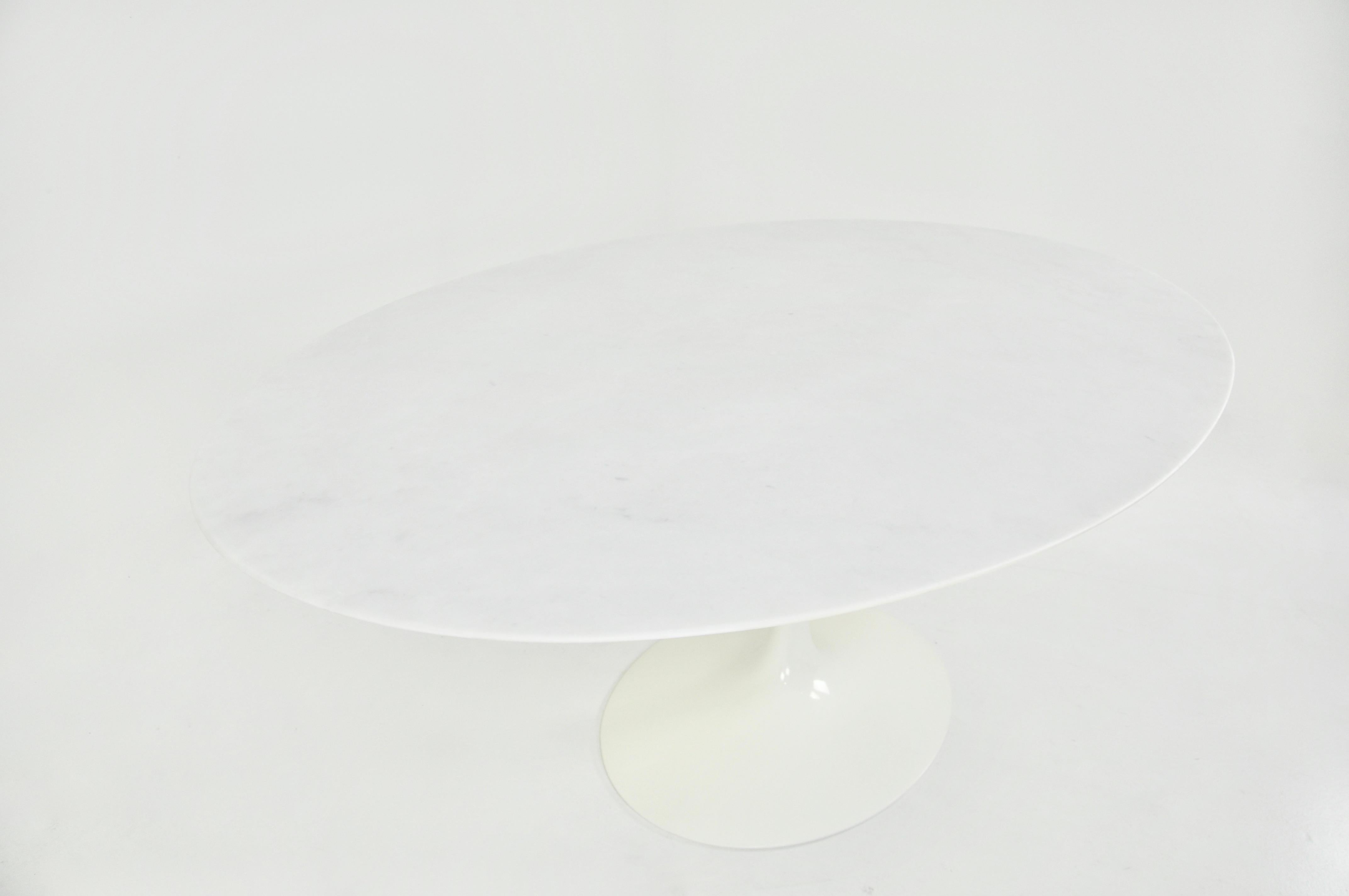 Mid-Century Modern Oval Dining table by Eero Saarinen for Knoll, 1990s