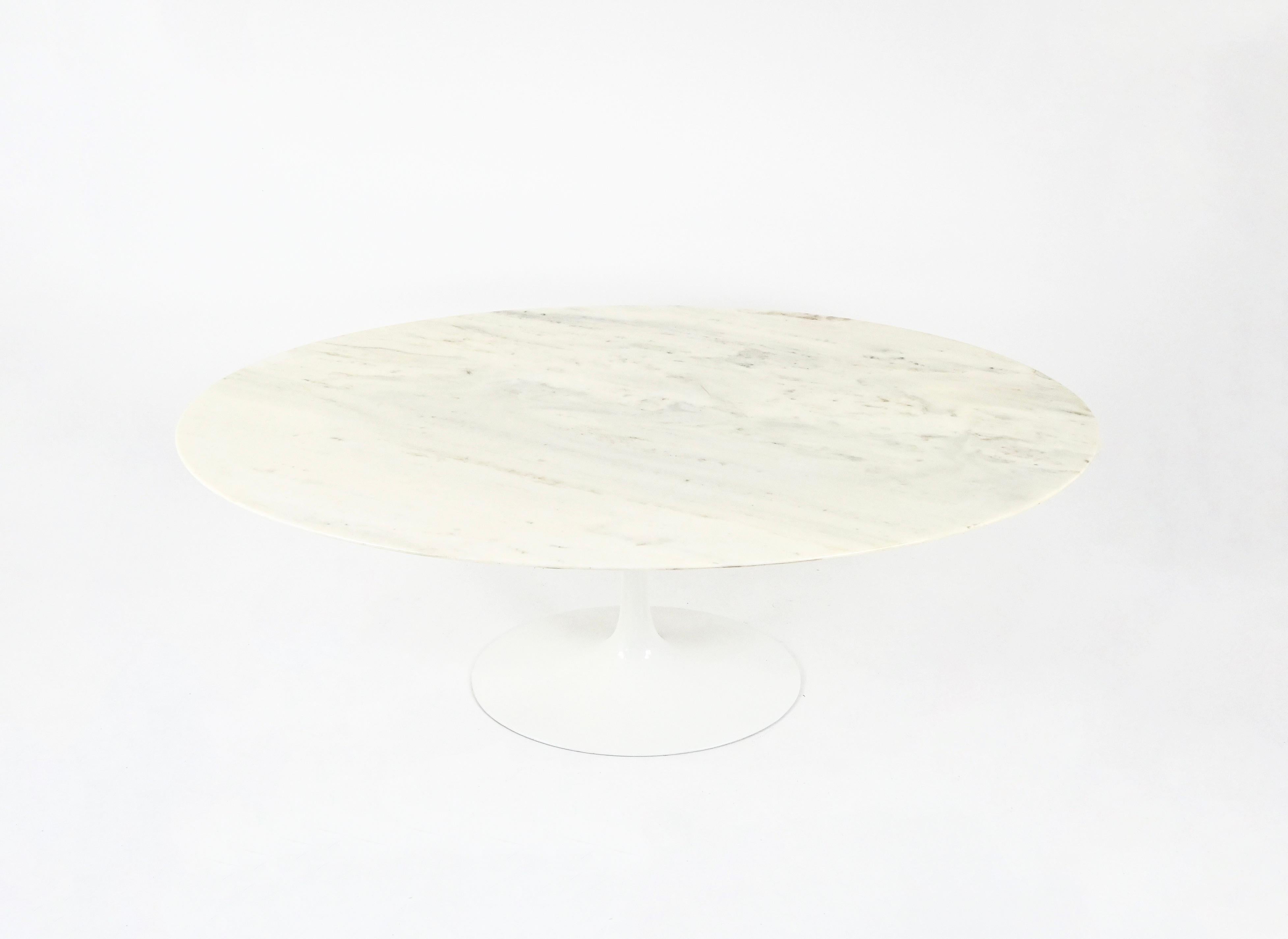 Oval marble table with aluminum base designed by Eero Saarinen and produced by Knoll. Stamped Knoll international. Wear due to time and age of the table.
FOR SHIPPING, REQUEST US FOR RECEIVE THE BEST PRICE

