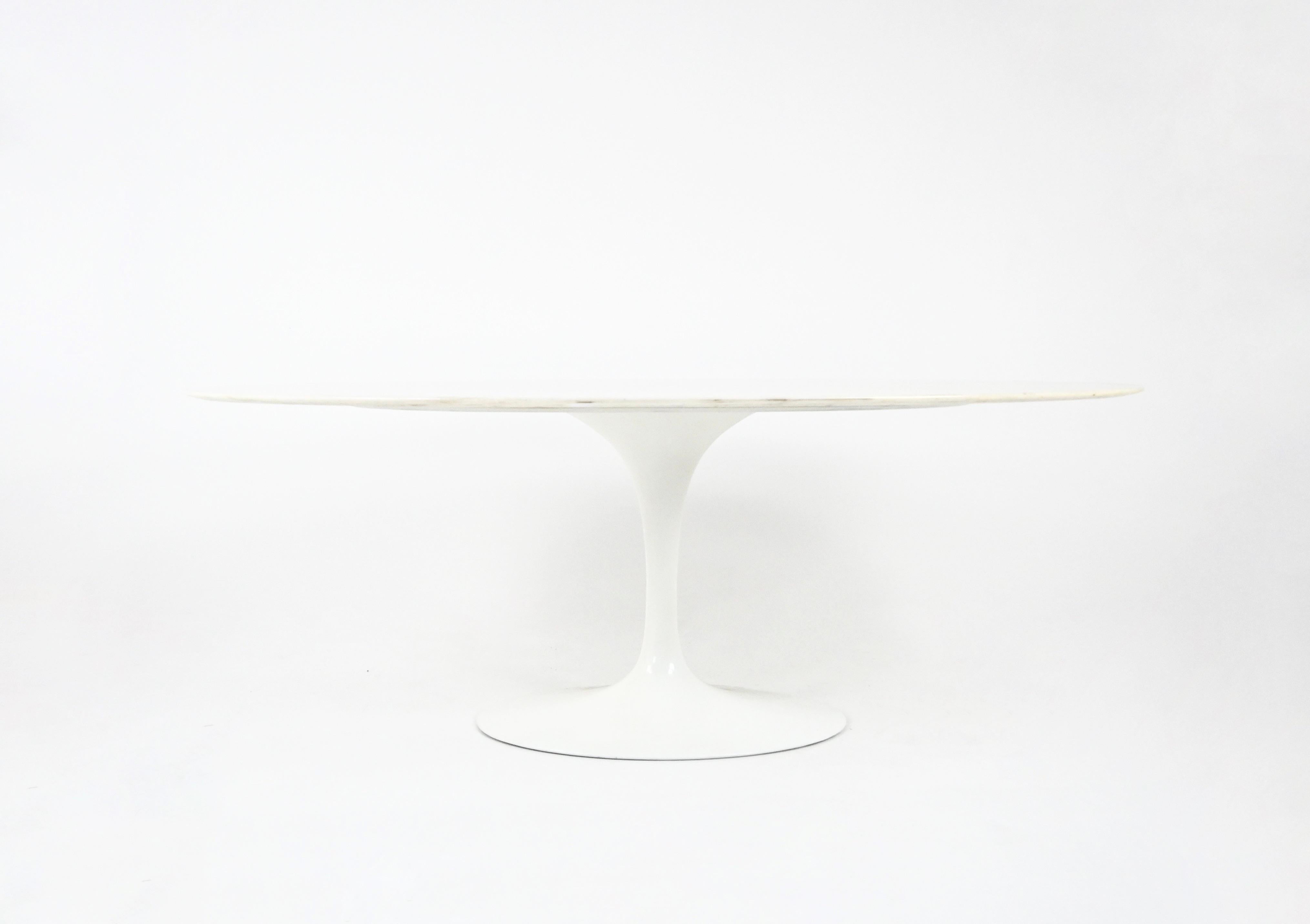 Mid-Century Modern Oval Dining table by Eero Saarinen for Knoll international, 1960s