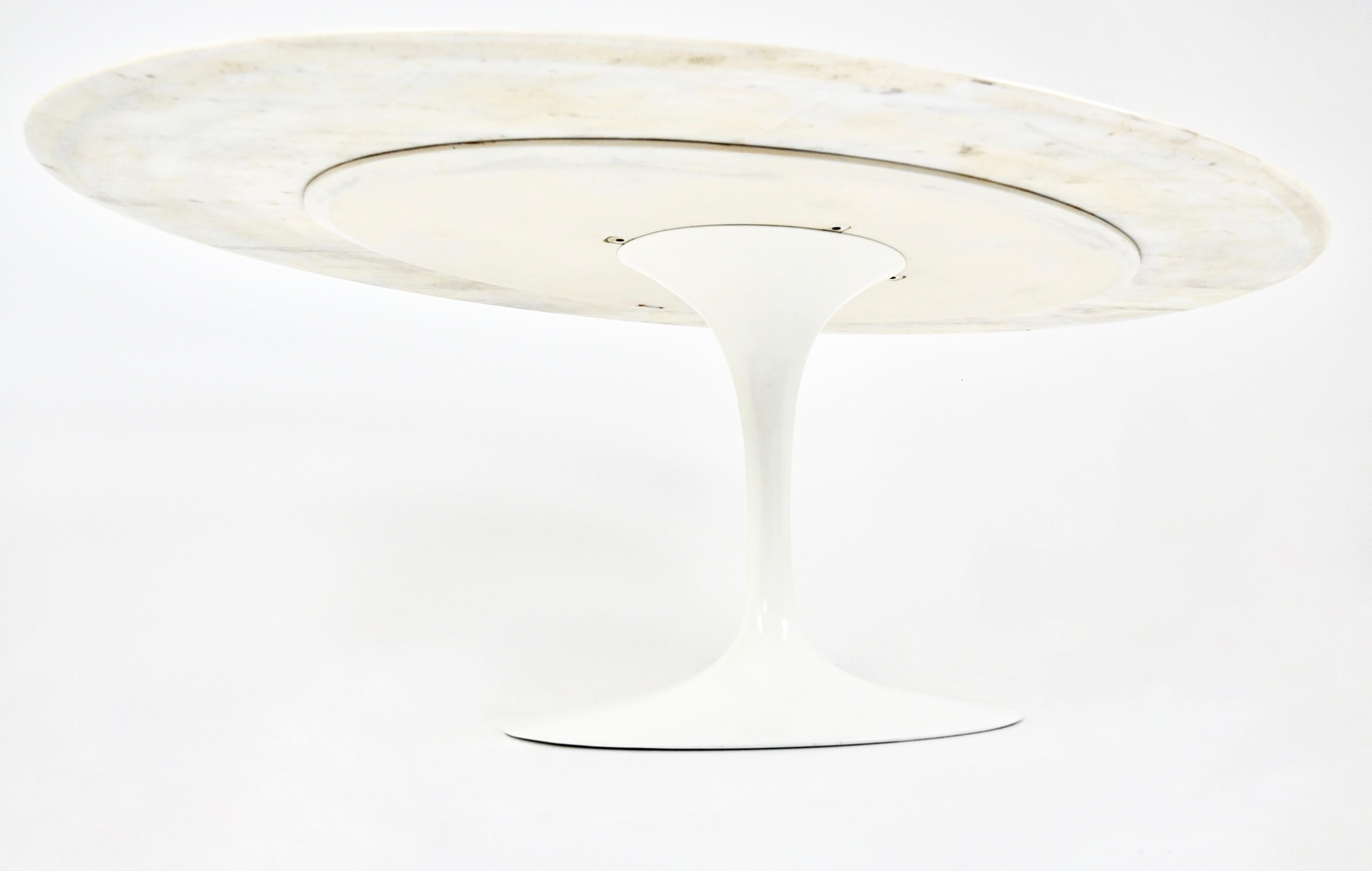 Aluminum Oval Dining table by Eero Saarinen for Knoll international, 1960s