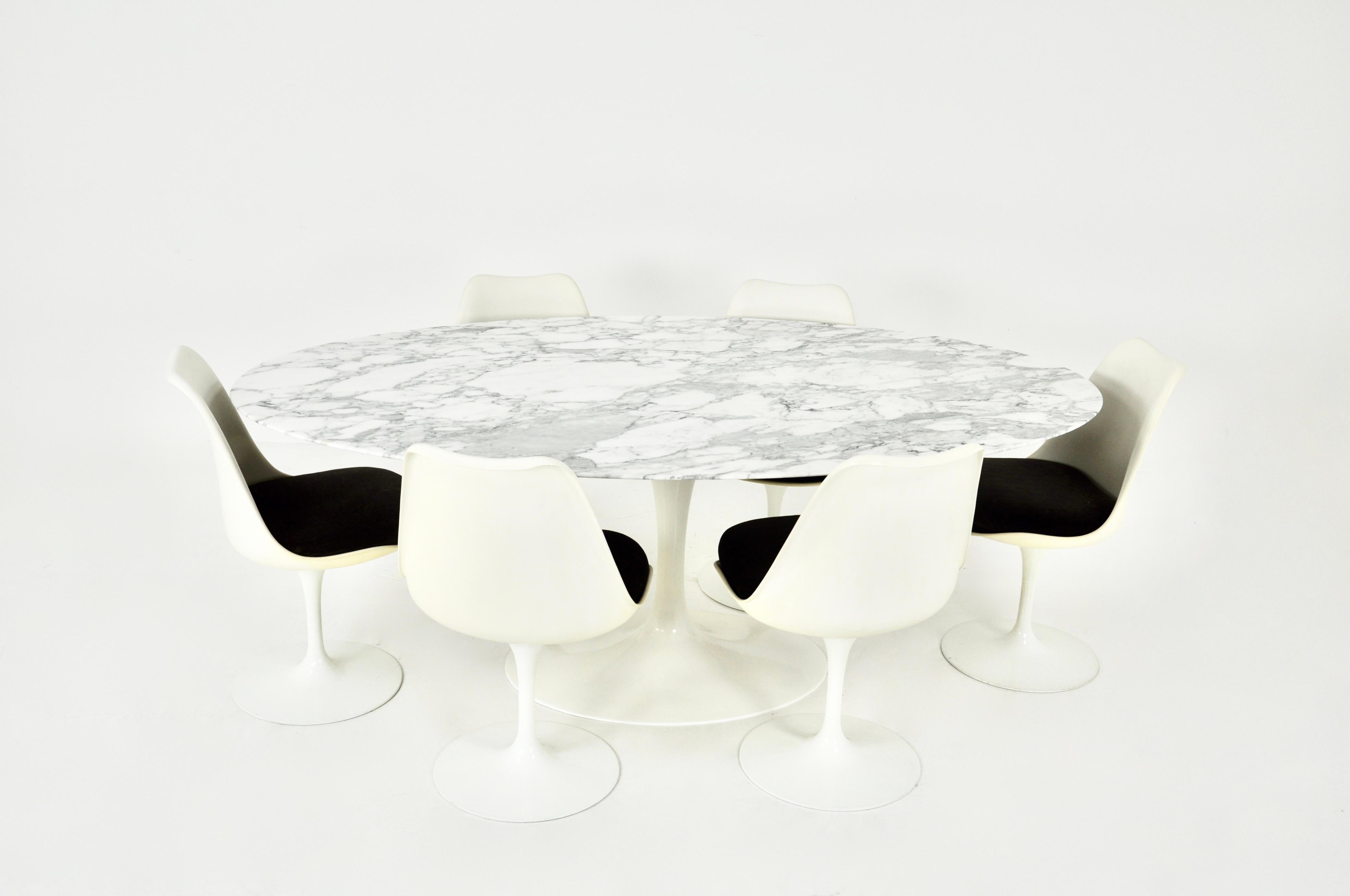 Oval Dining table by Eero Saarinen for Knoll international, 1960s 3