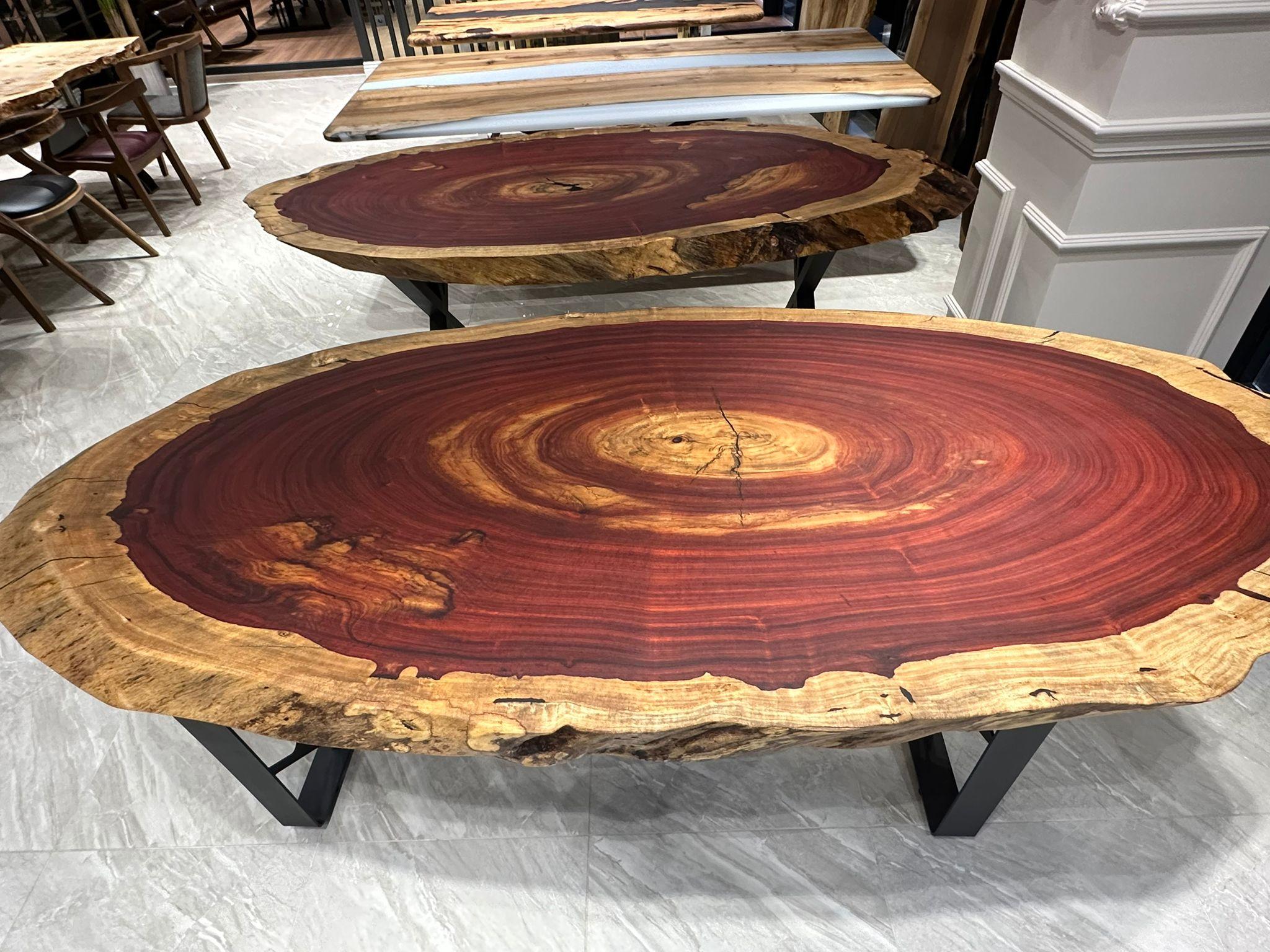 Turc Table de salle à manger ovale - Table de cuisine en bois rouge personnalisée - Table en bois Padouk en vente