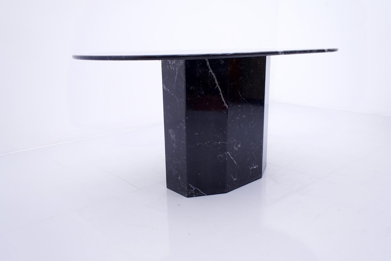 Late 20th Century Oval Dining Table in Black Marble, 1970s